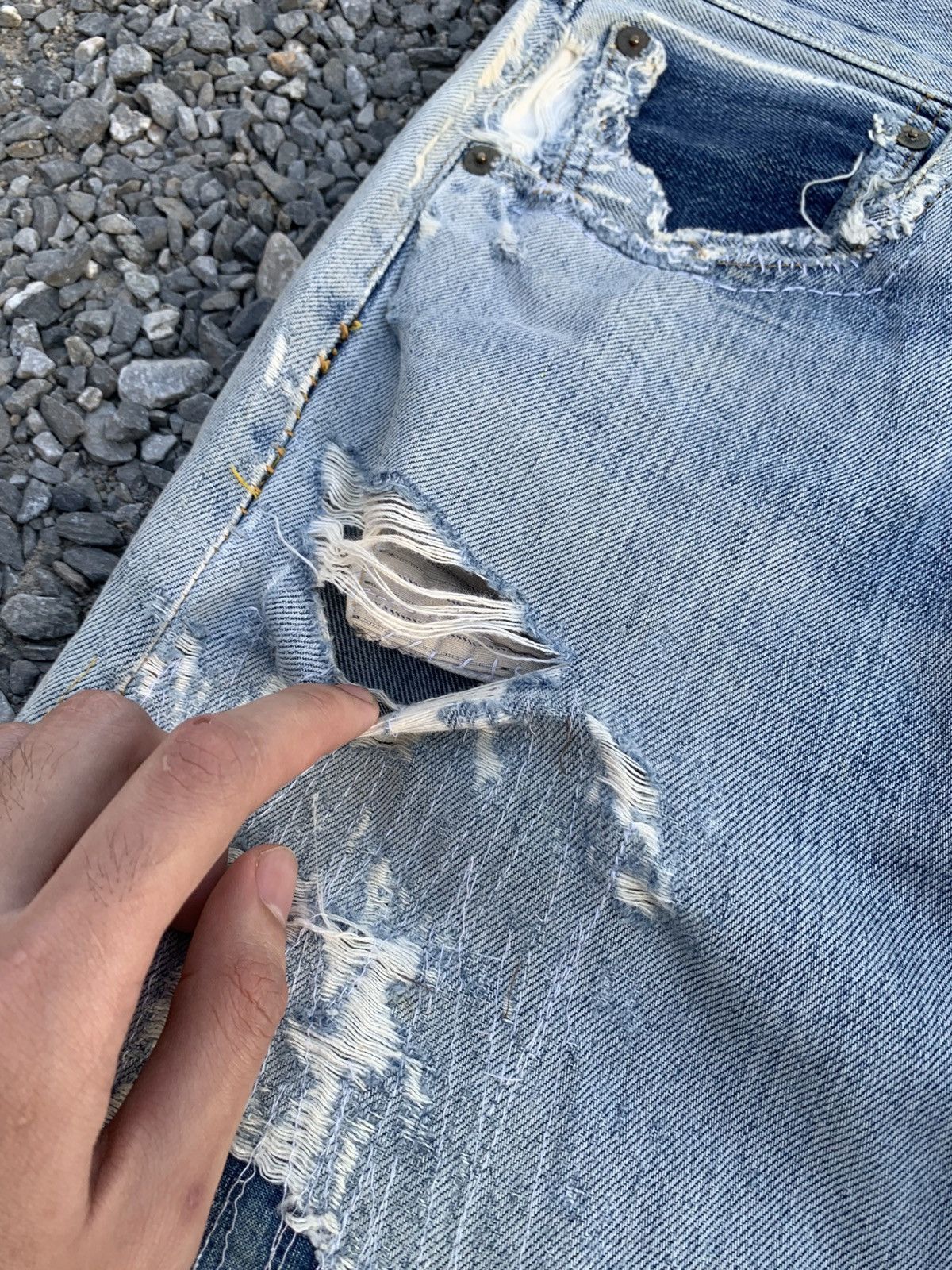 Levi's Vintage Clothing VINTAGE LEVI'S 501 BIG E #555 SELVEDGE DISTRESSED DENIM Size US 30 / EU 46 - 18 Thumbnail