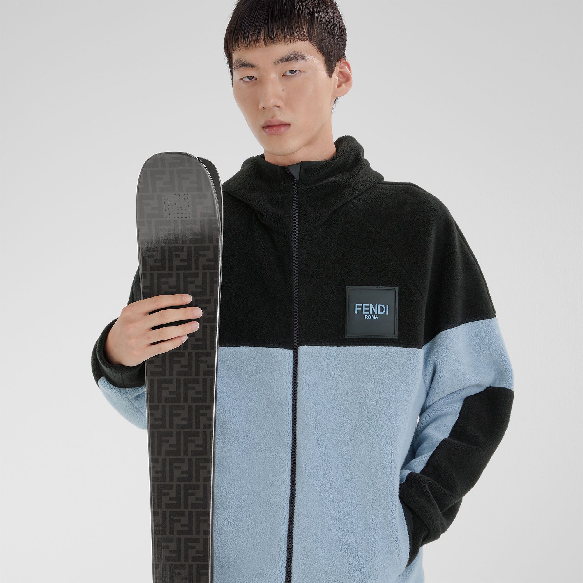 Fendi o1s1wg110125 Sweatshirt in Black & Blue Size US M / EU 48-50 / 2 - 4 Thumbnail