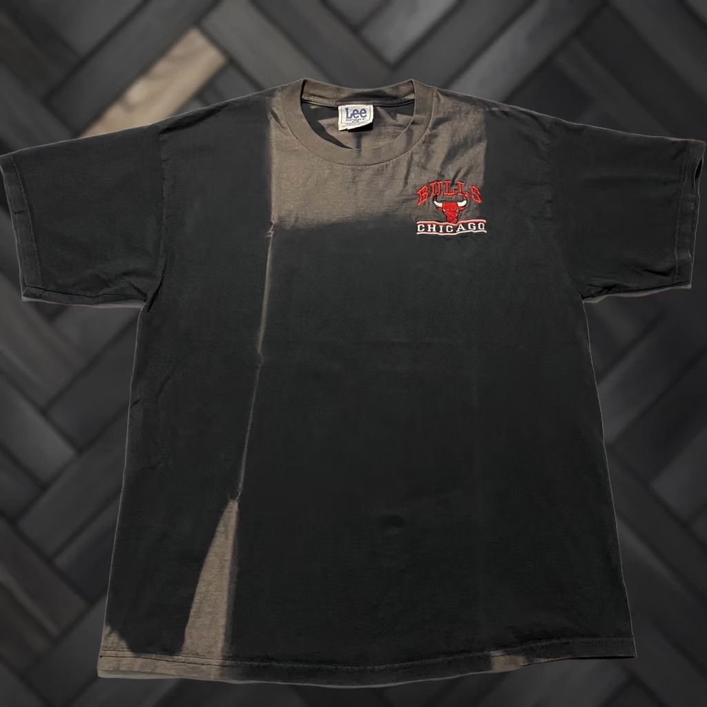 Lee VINTAGE 90s Chicago Bulls Lee Sport Shirt XL Black Sun Fade Embroidered Size US XL / EU 56 / 4 - 1 Thumbnail