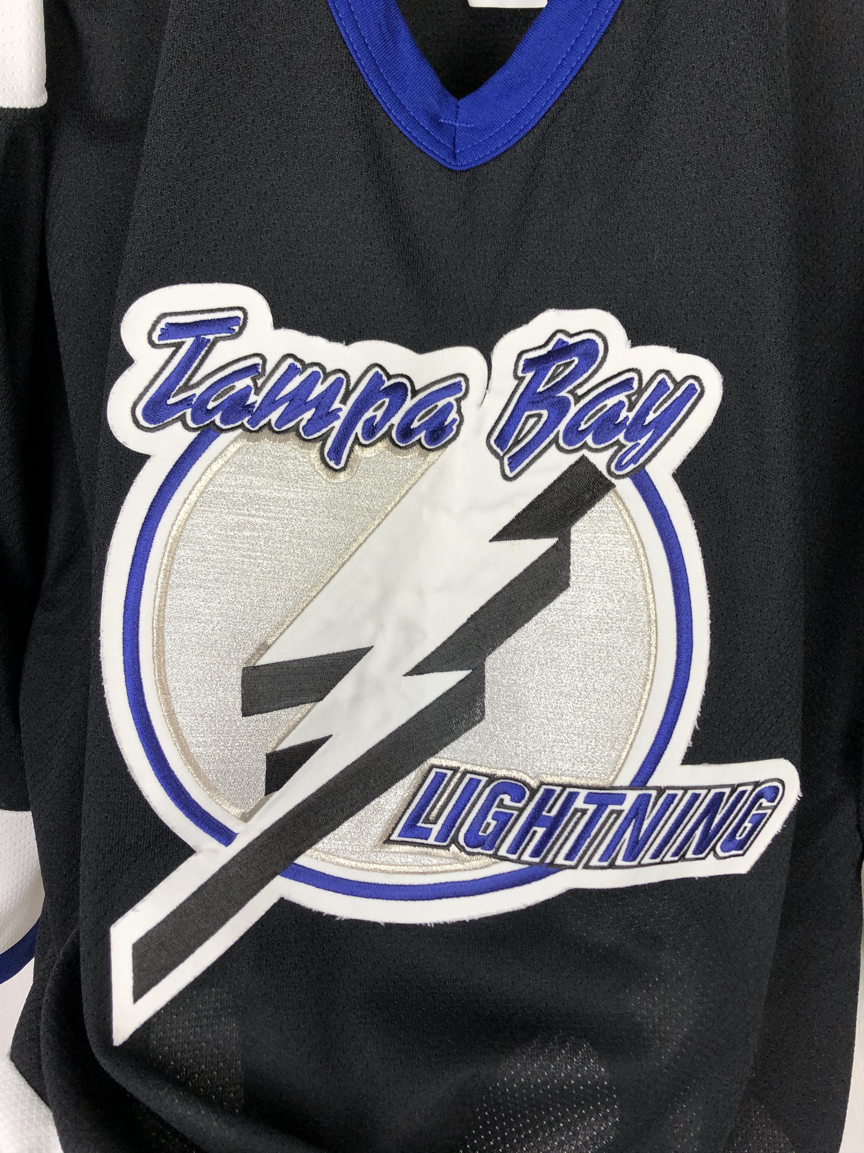 Ccm Vintage Tampa Bay Lightning Authentic NHL Hockey Jersey Size US M / EU 48-50 / 2 - 3 Thumbnail