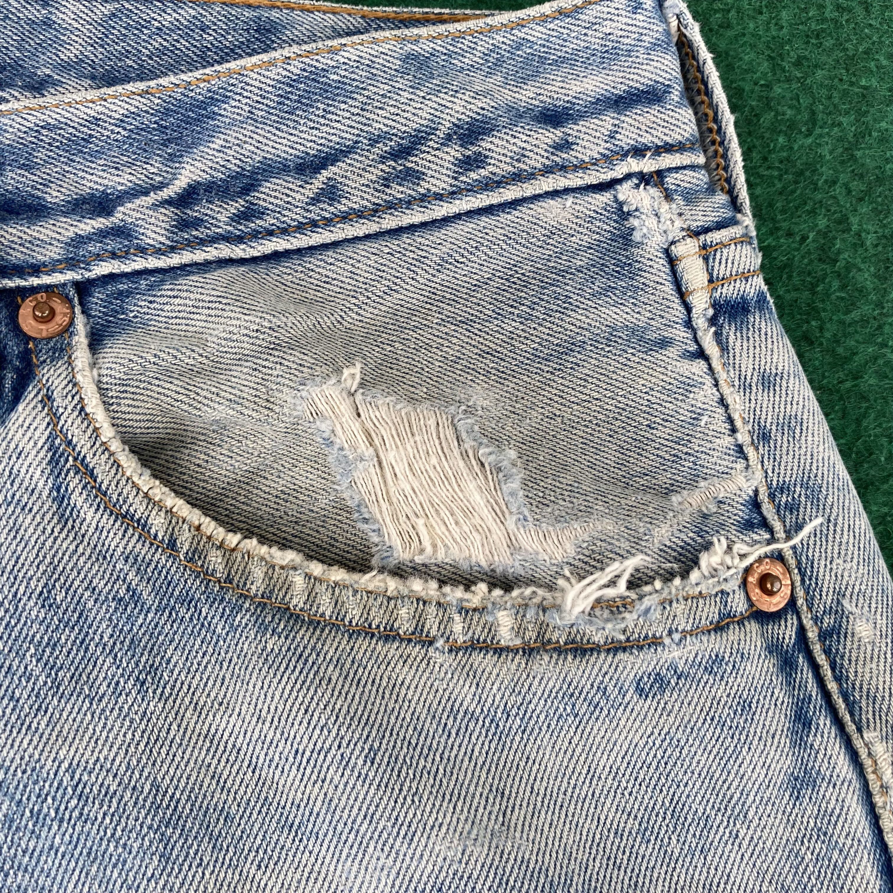 Levi's × Vintage Vtg Levis 501 Light Blue Distressed Ripped Dirty Jeans Size US 31 - 7 Thumbnail