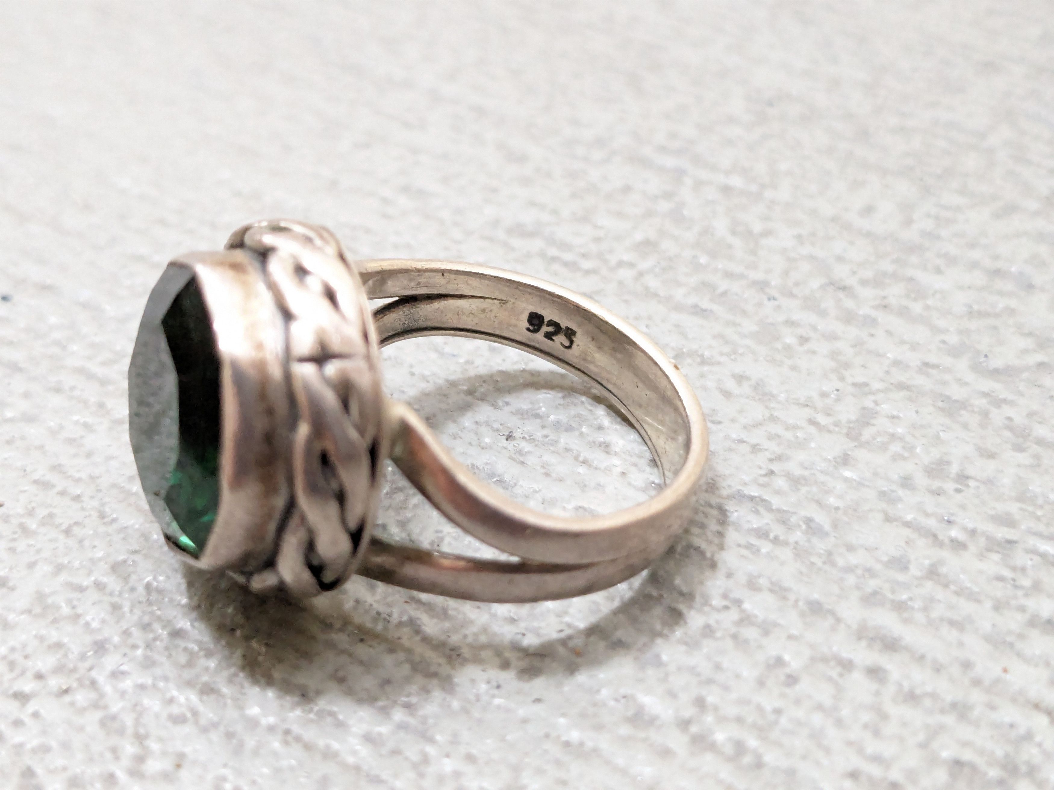 Jewelry Vintage Sterling Silver Ring 5.75 Green Glass Octagon Size ONE SIZE - 6 Thumbnail