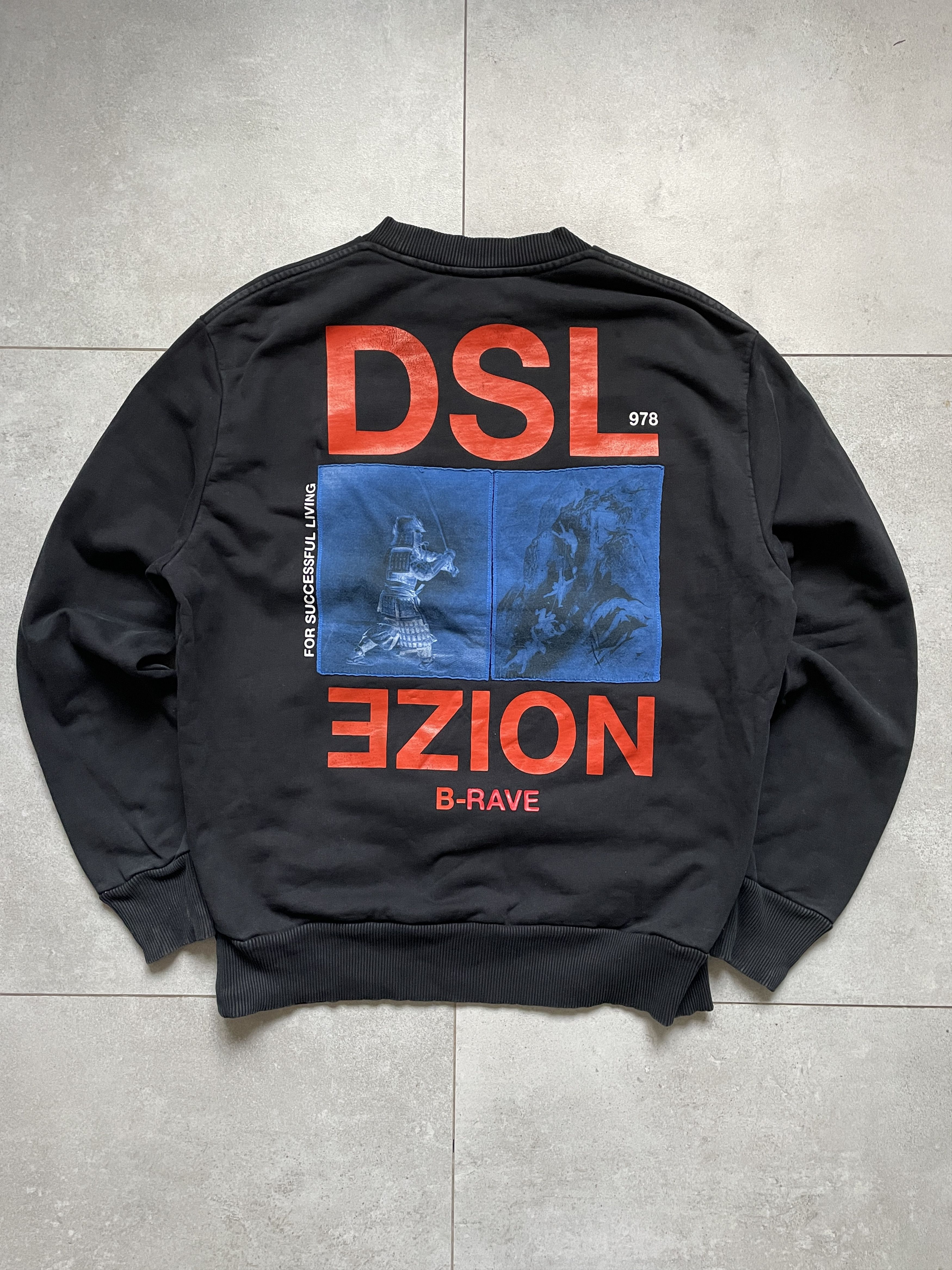 Diesel DIESEL BOXY NOIZE S-BAY B-RAVE RAVE SAMURAI GRAPHIC CREWNECK Size US M / EU 48-50 / 2 - 1 Thumbnail