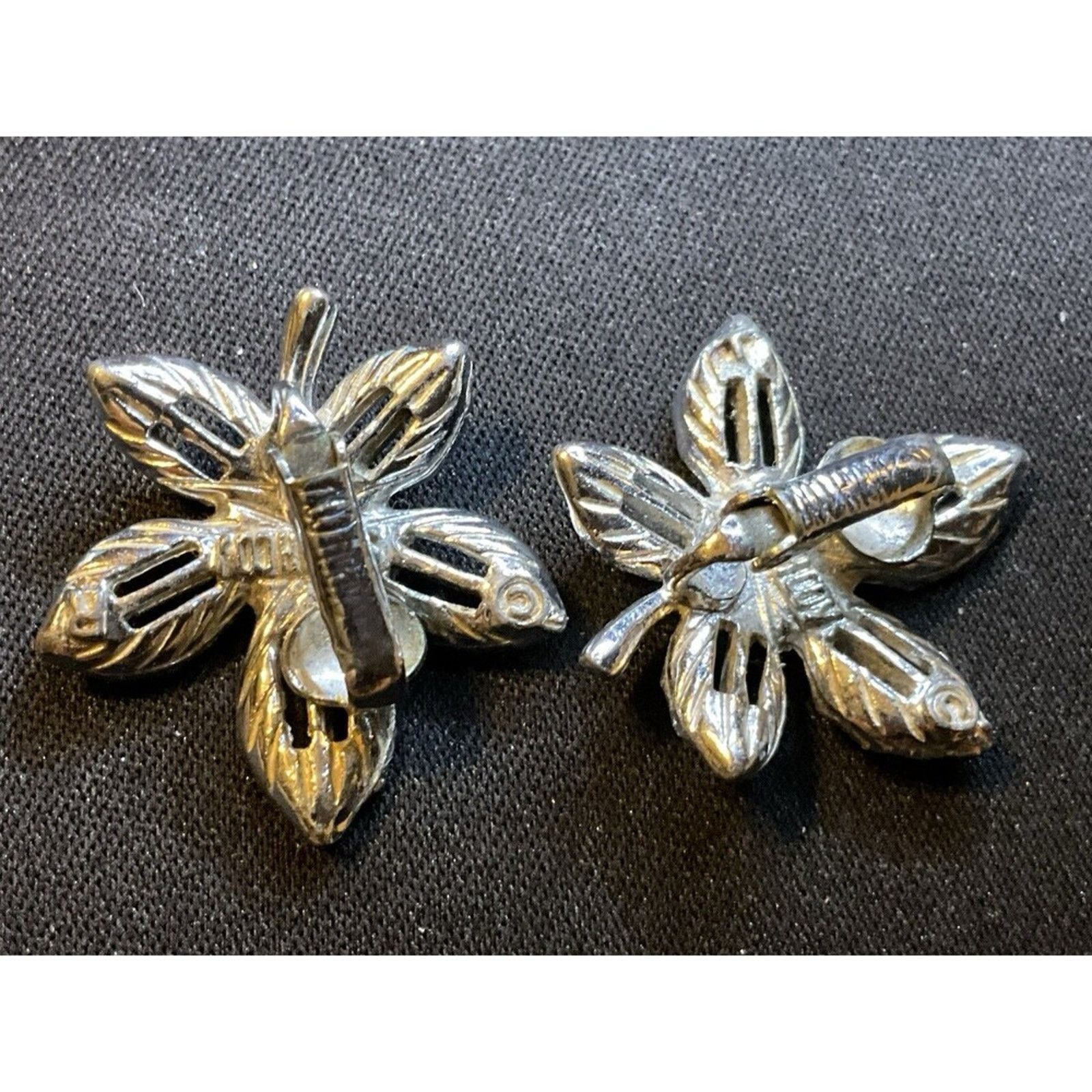 Other Sarah Coventry Silver Tone Clip On Earrings Size ONE SIZE - 4 Thumbnail