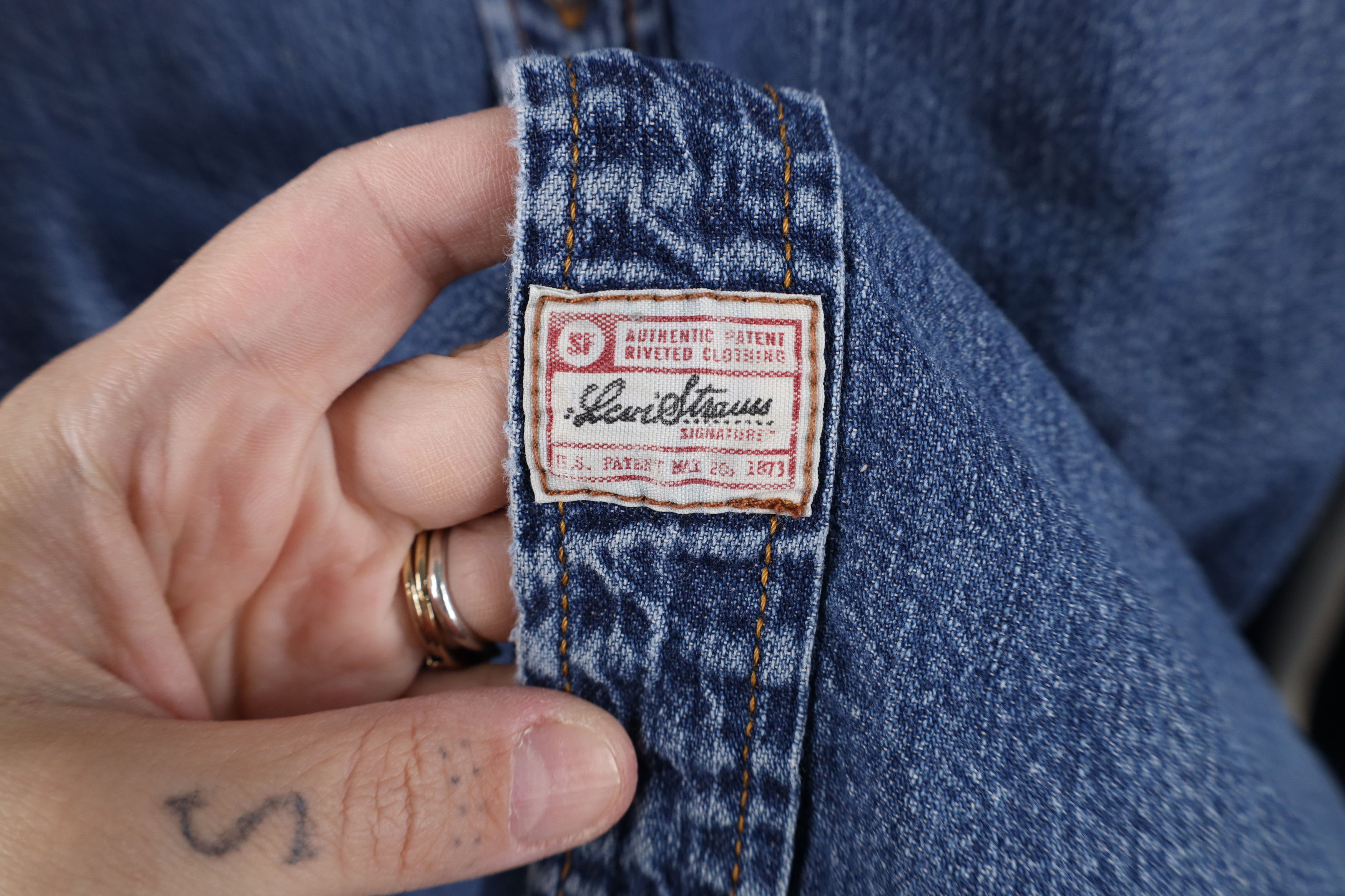Levi's Vintage Y2K 2003 Levis Collared Denim Jean Button Shirt Size US L / EU 52-54 / 3 - 4 Thumbnail
