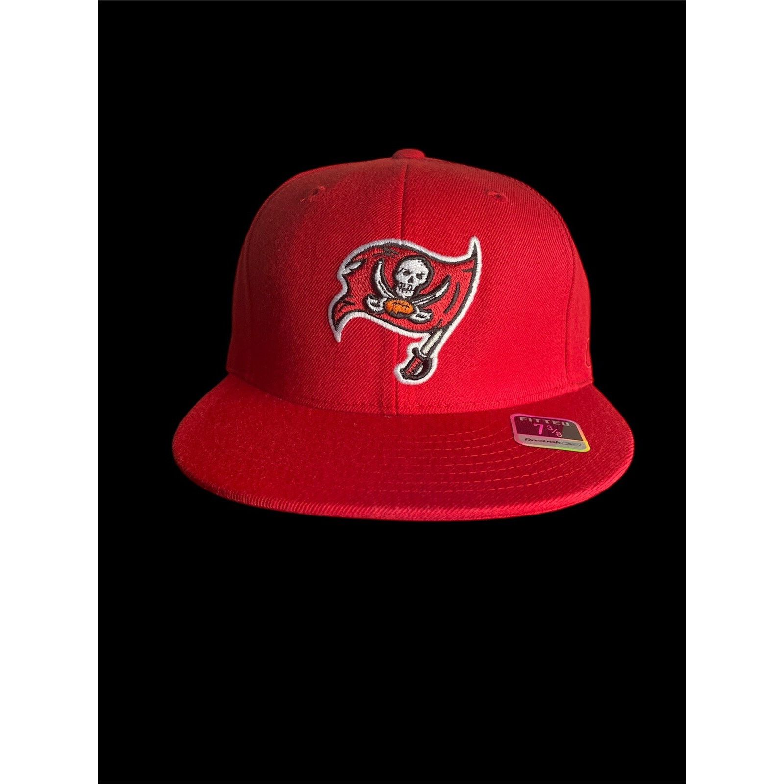 Reebok VTG Tampa Bay Buccaneers Hat Reebok Fitted Sz 7 3/8 Red NWT Size US XL / EU 56 / 4 - 1 Thumbnail