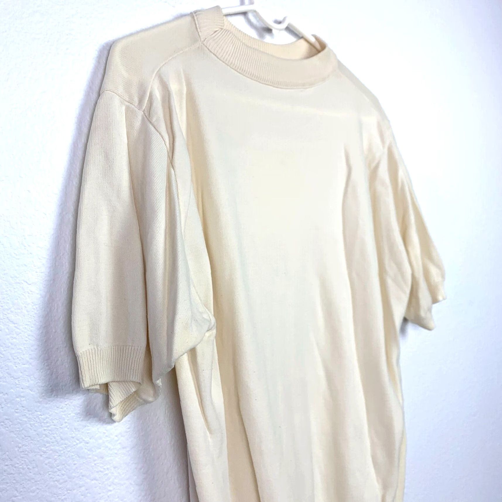 Vintage VINTAGE 70s Fine Knit Short Sleeve Ivory Sweater Mens Chest 38 Crew Neck Pullover Size US L / EU 52-54 / 3 - 2 Thumbnail