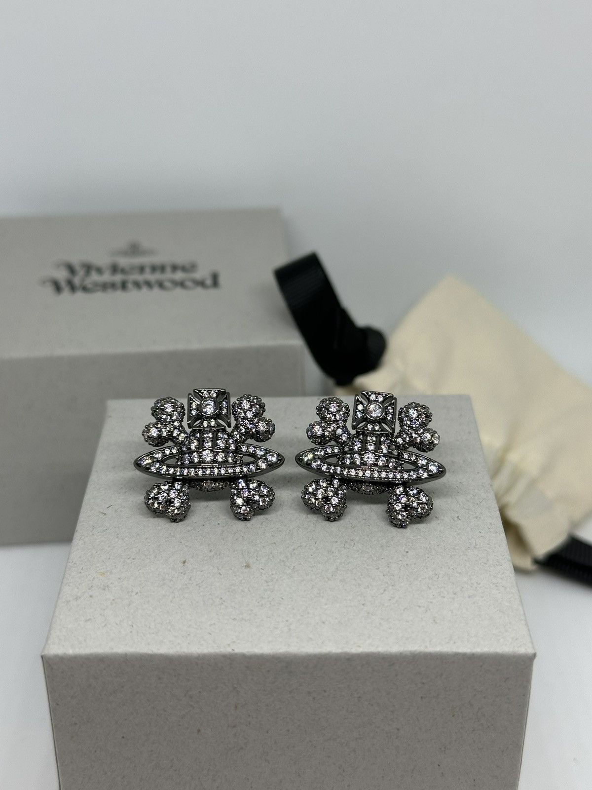 image of Vivienne Westwood Sirius Earrings in Black, Women's