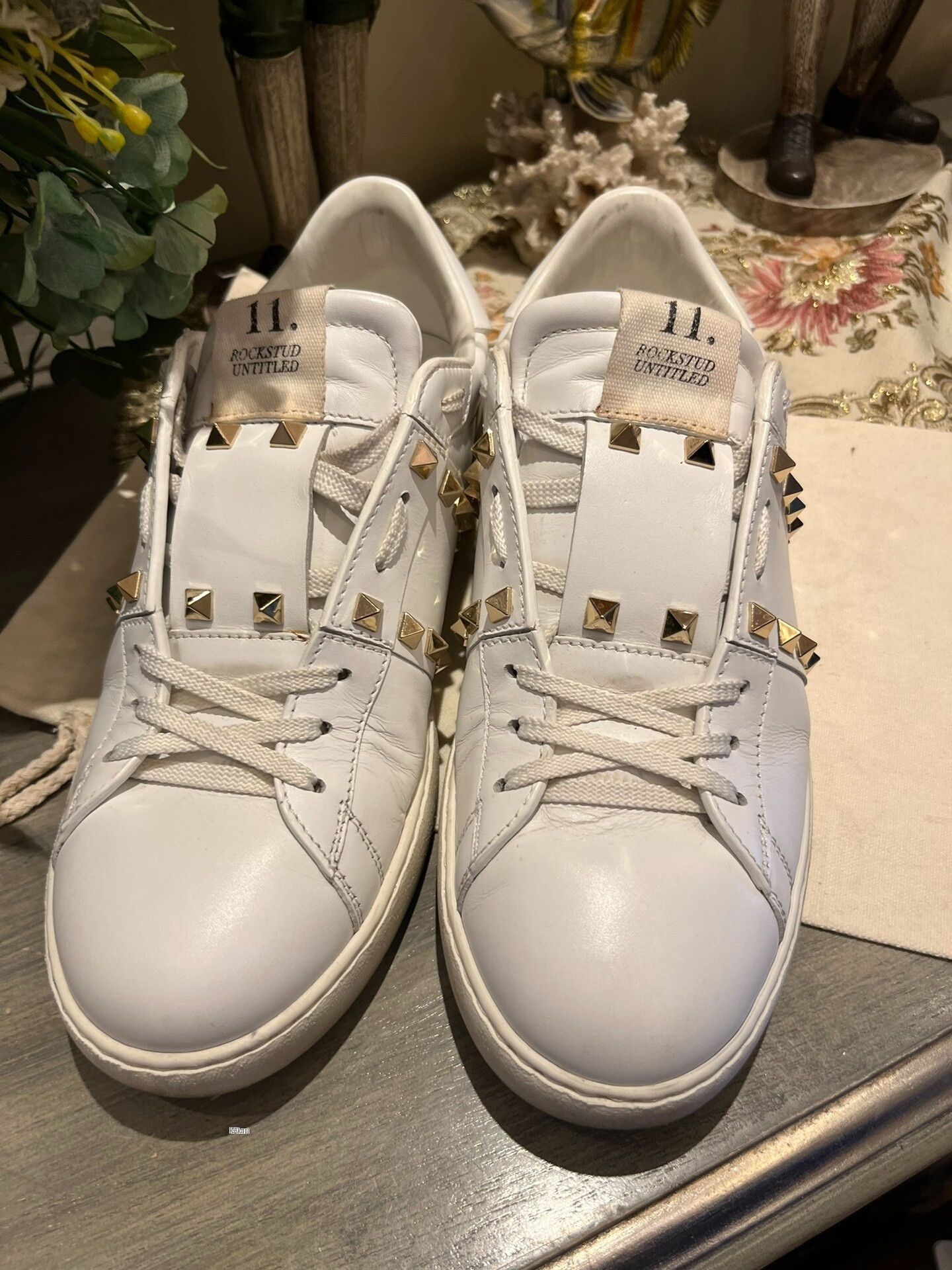 Valentino Valentino Classic Gold Stud White Sneakers Size US 7 / EU 40 - 6 Thumbnail