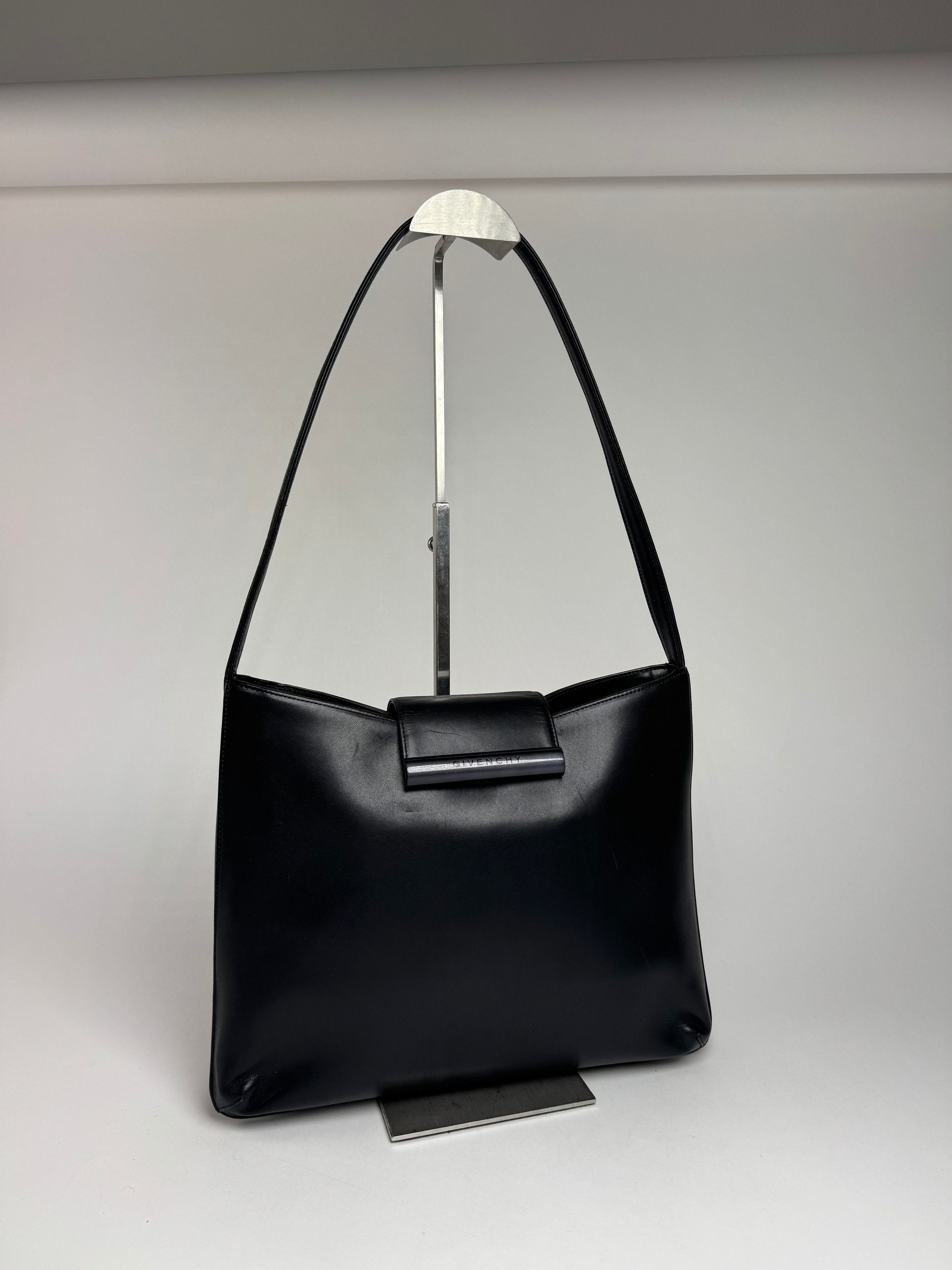 Givenchy Vintage Whip leather Bag black Size ONE SIZE - 1 Thumbnail
