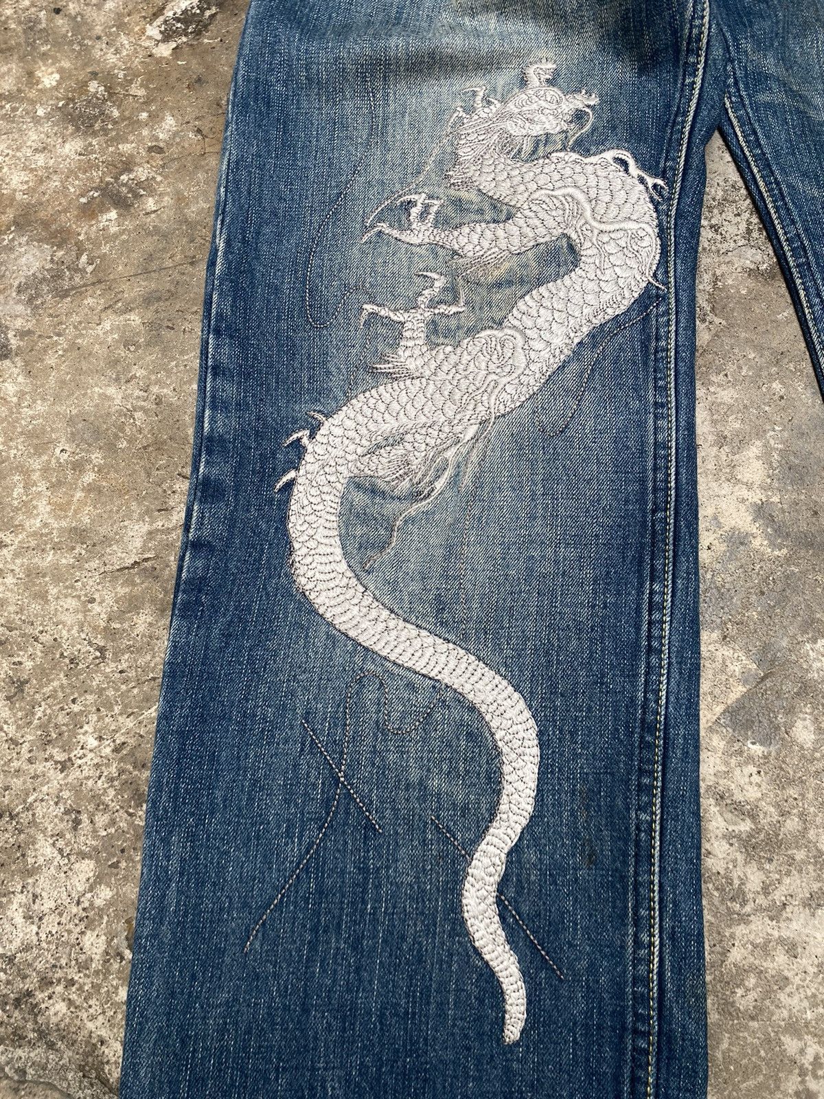 Karakuri Tamashii Karakuri Embroidered Dragon Japanese Denim Size US 32 / EU 48 - 5 Thumbnail