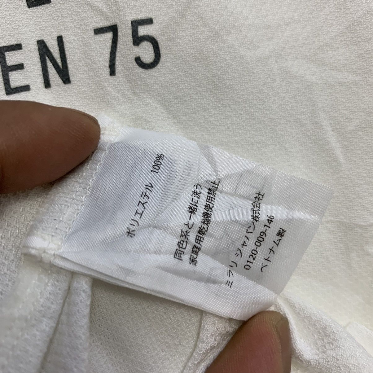 Oakley Oakley White Graphic Tee – Medium – Size US M / EU 48-50 / 2 - 8 Thumbnail
