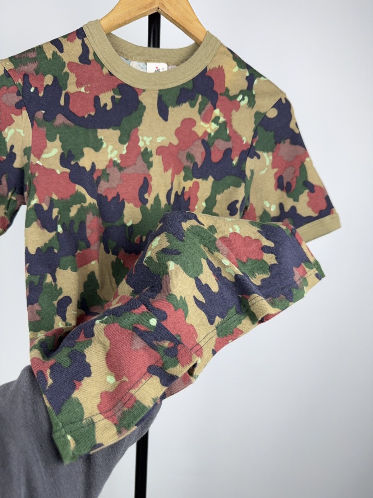 Vintage 00s Vintage Retro Camo T-Shirt Y2K Military Streetwear Tee Size US M / EU 48-50 / 2 - 5 Thumbnail