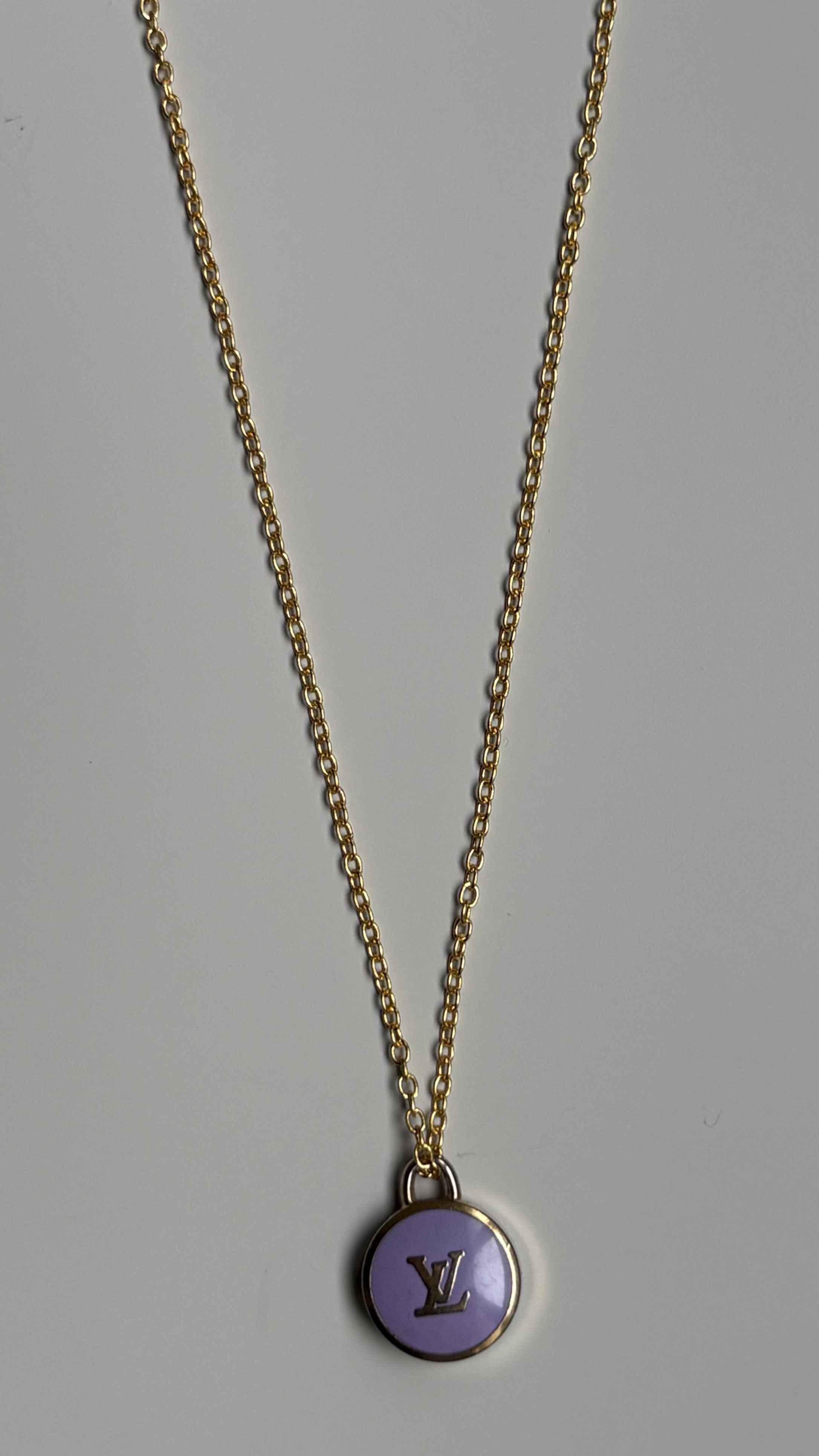 Louis Vuitton Louis Vuitton Purple Logo Pendant Necklace Size ONE SIZE - 1 Thumbnail