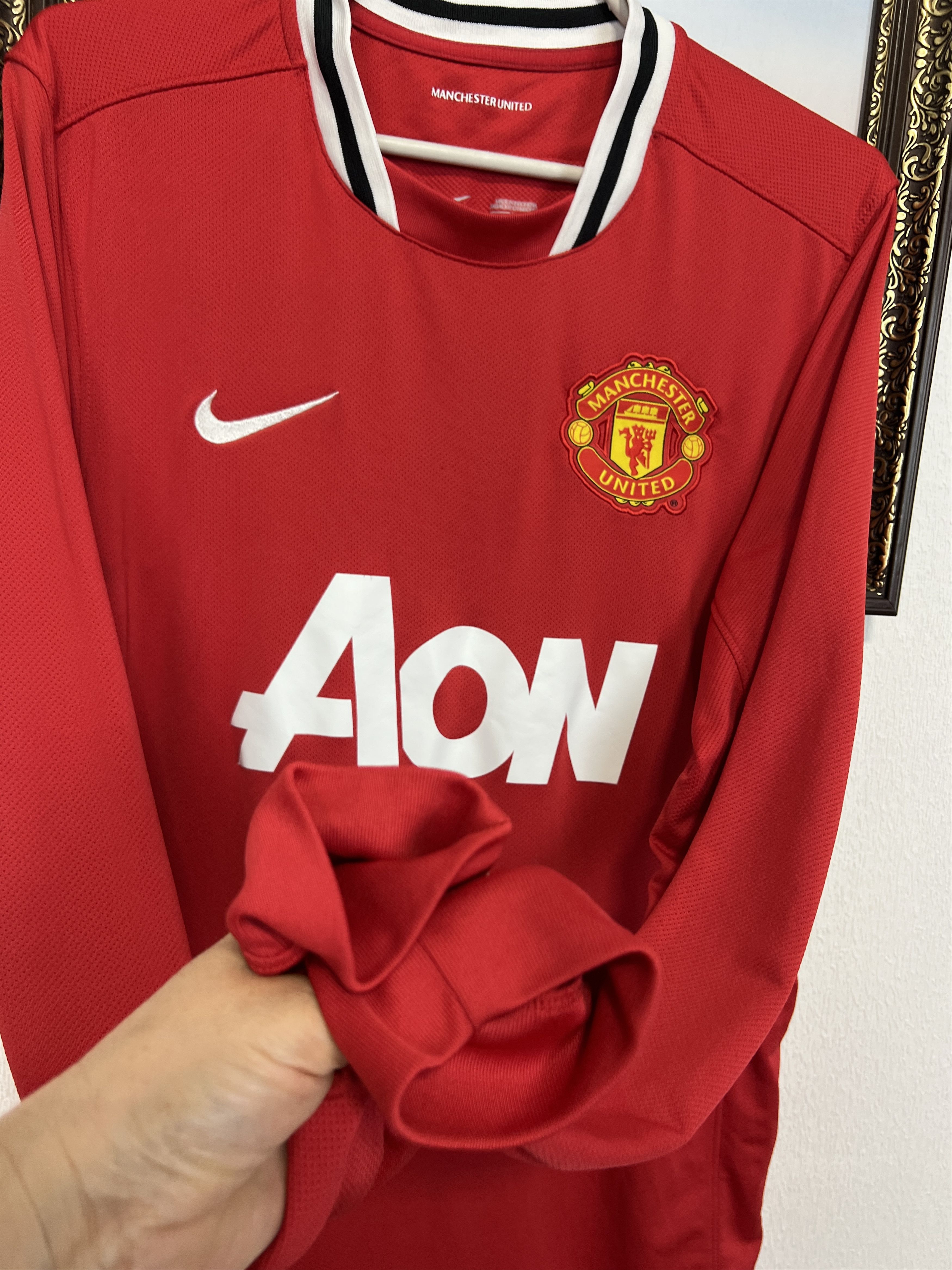 Nike Manchester United football shirt Soccer Long Sleeve Jersey Size US M / EU 48-50 / 2 - 6 Thumbnail