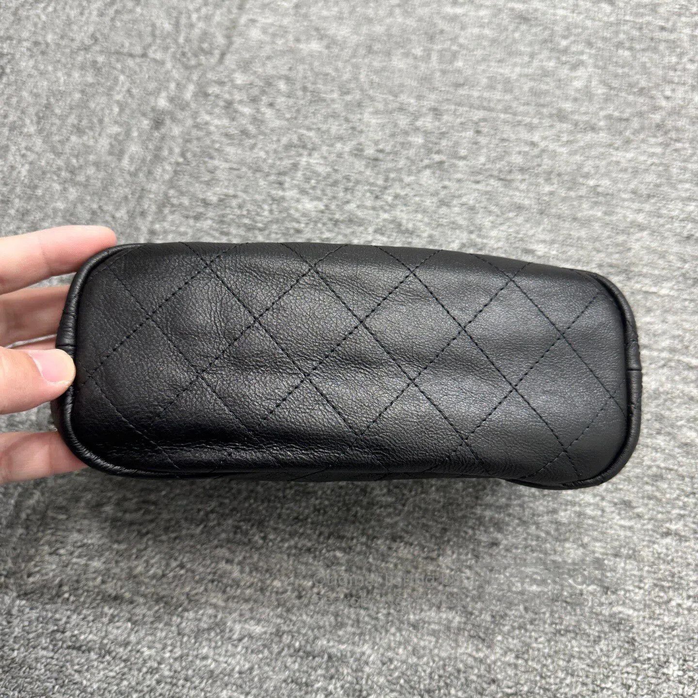 Chanel Chanel Rhombus-shaped toiletry bag| Size ONE SIZE - 3 Thumbnail