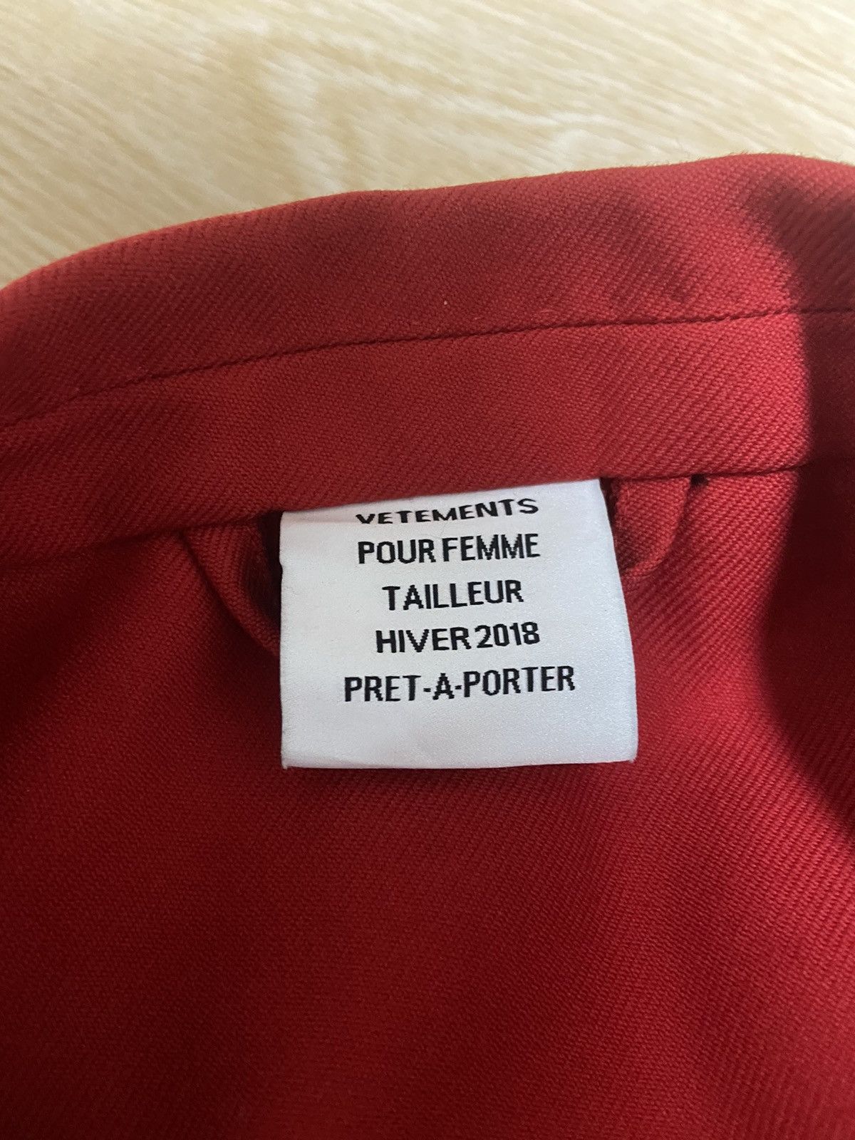 Vetements M Vetements FW17 oversized Red coat Size US M / EU 48-50 / 2 - 9 Thumbnail