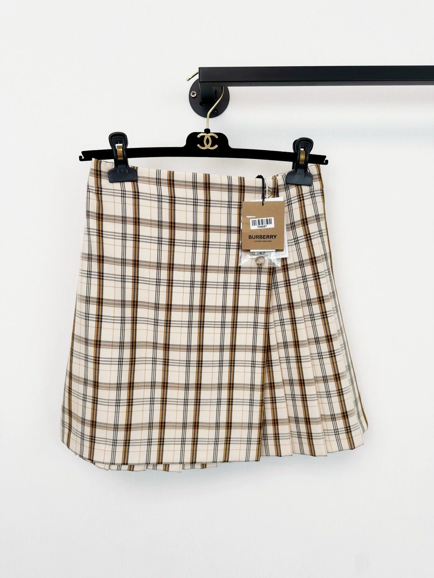 Burberry Burberry Plaid Pleated Skirt 12Y Size US 28 / EU 44 - 1 Thumbnail