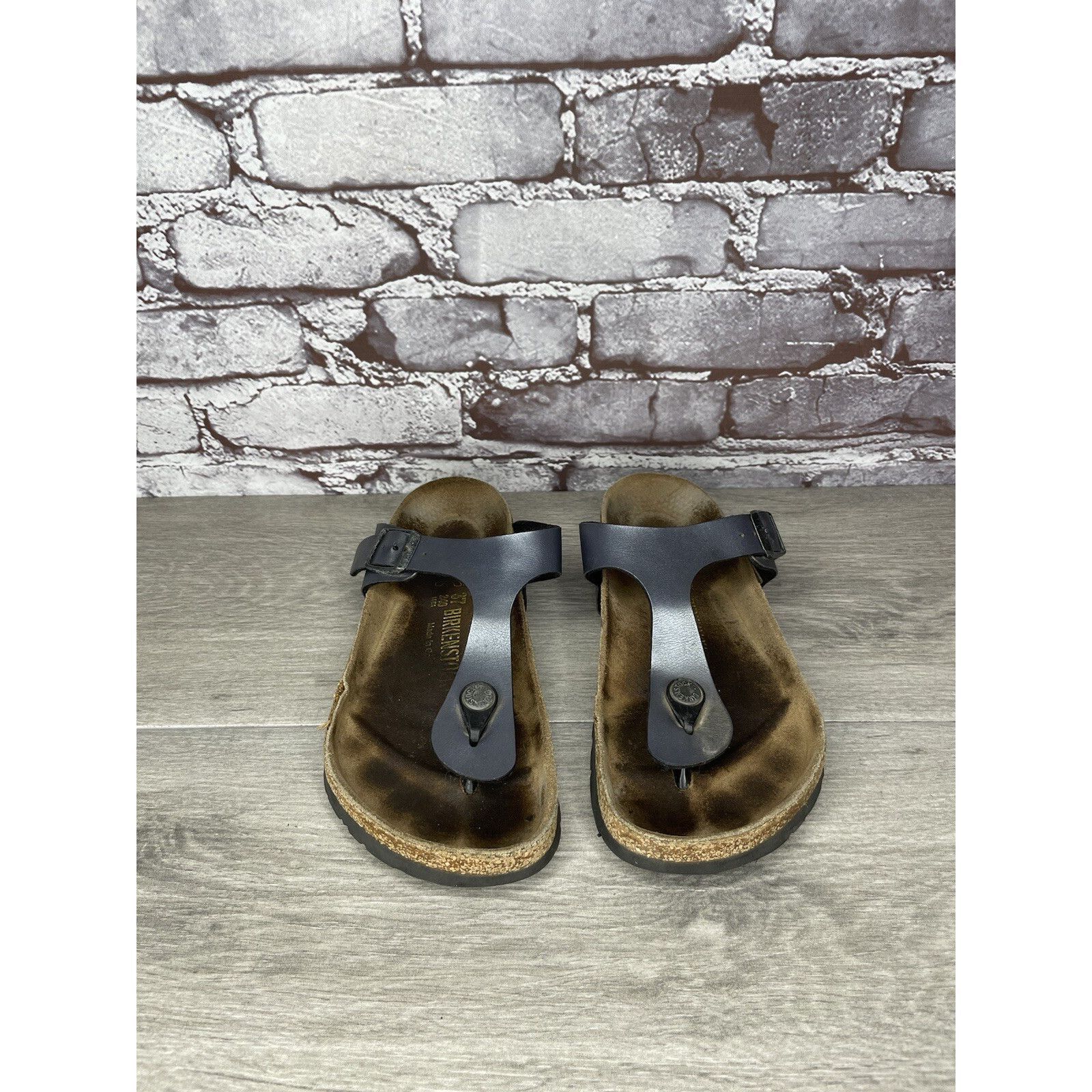 Birkenstock Birkenstock Gizeh Metallic Blue Leather Strap Sandals Women Size US 6 / IT 36 - 4 Thumbnail