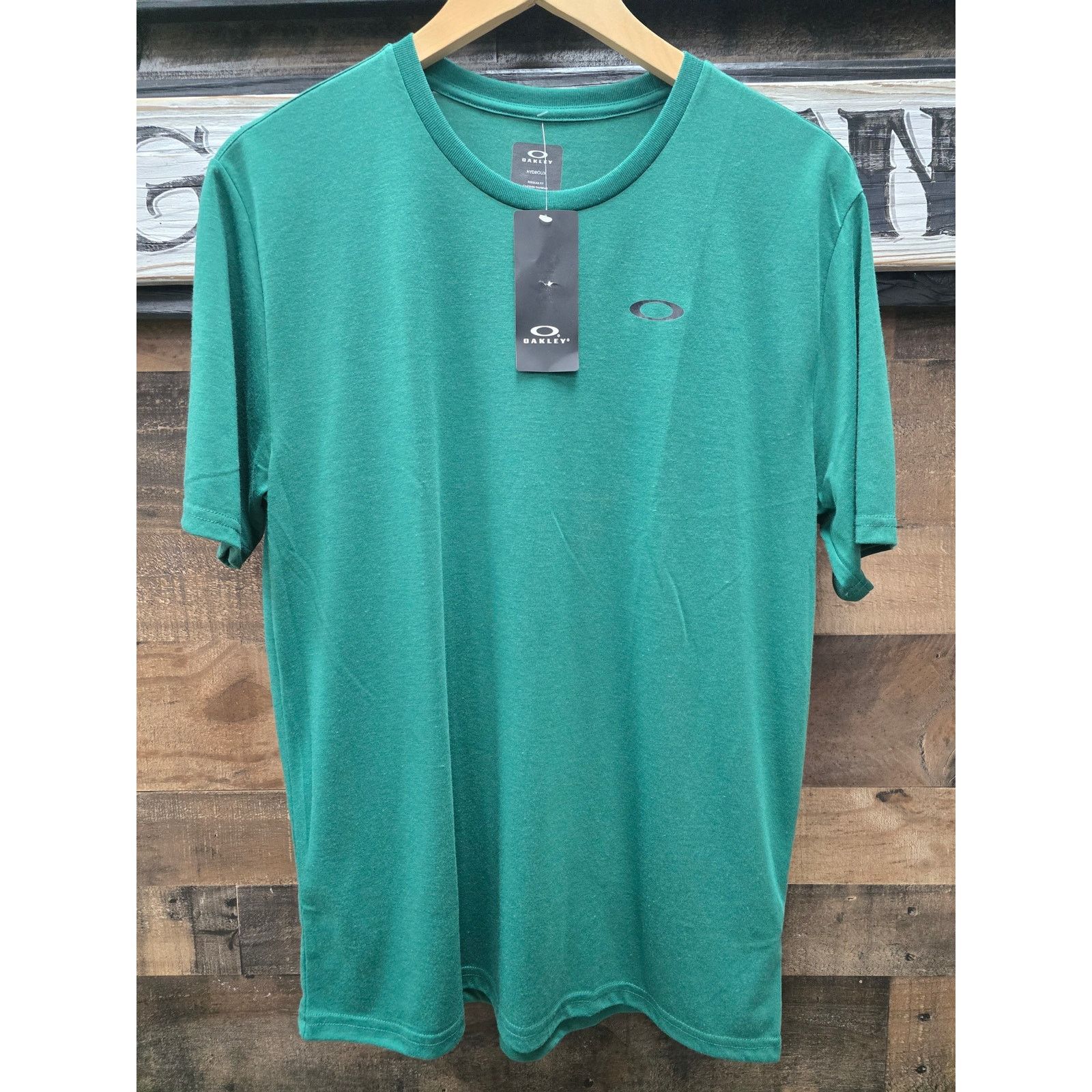 Oakley Oakley Hydrolix Green Short Sleeve T-shirt, Men's Medium NWT Size US M / EU 48-50 / 2 - 1 Thumbnail