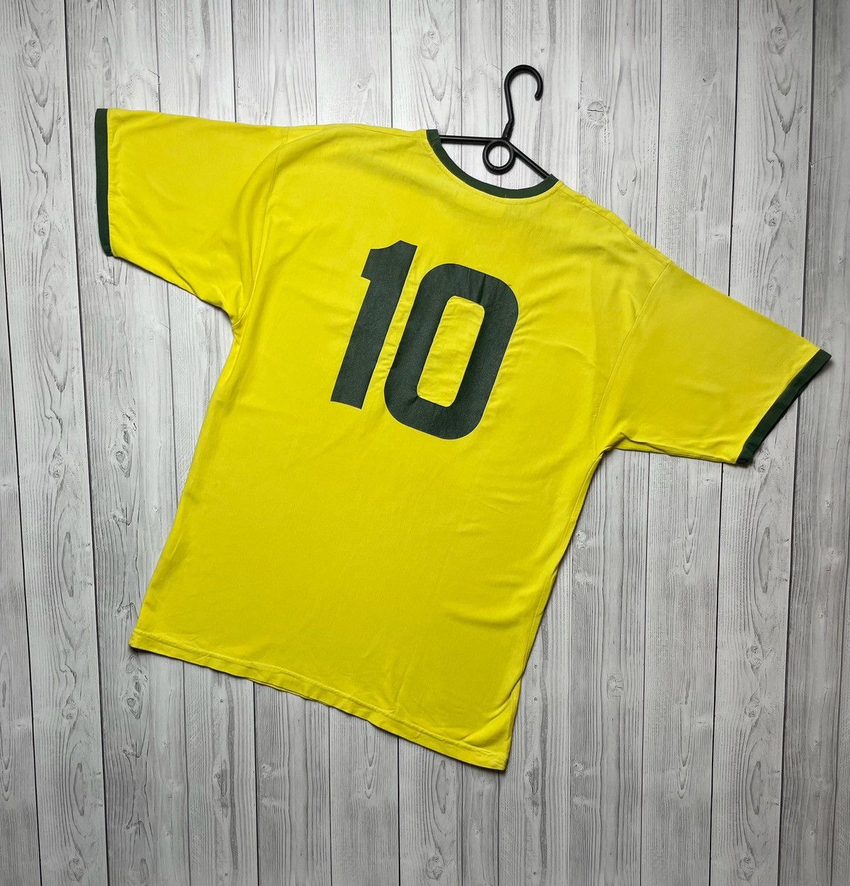 Vintage Vintage Soccer tee Brazil big logo yellow Brasil size L logo Size US L / EU 52-54 / 3 - 2 Thumbnail