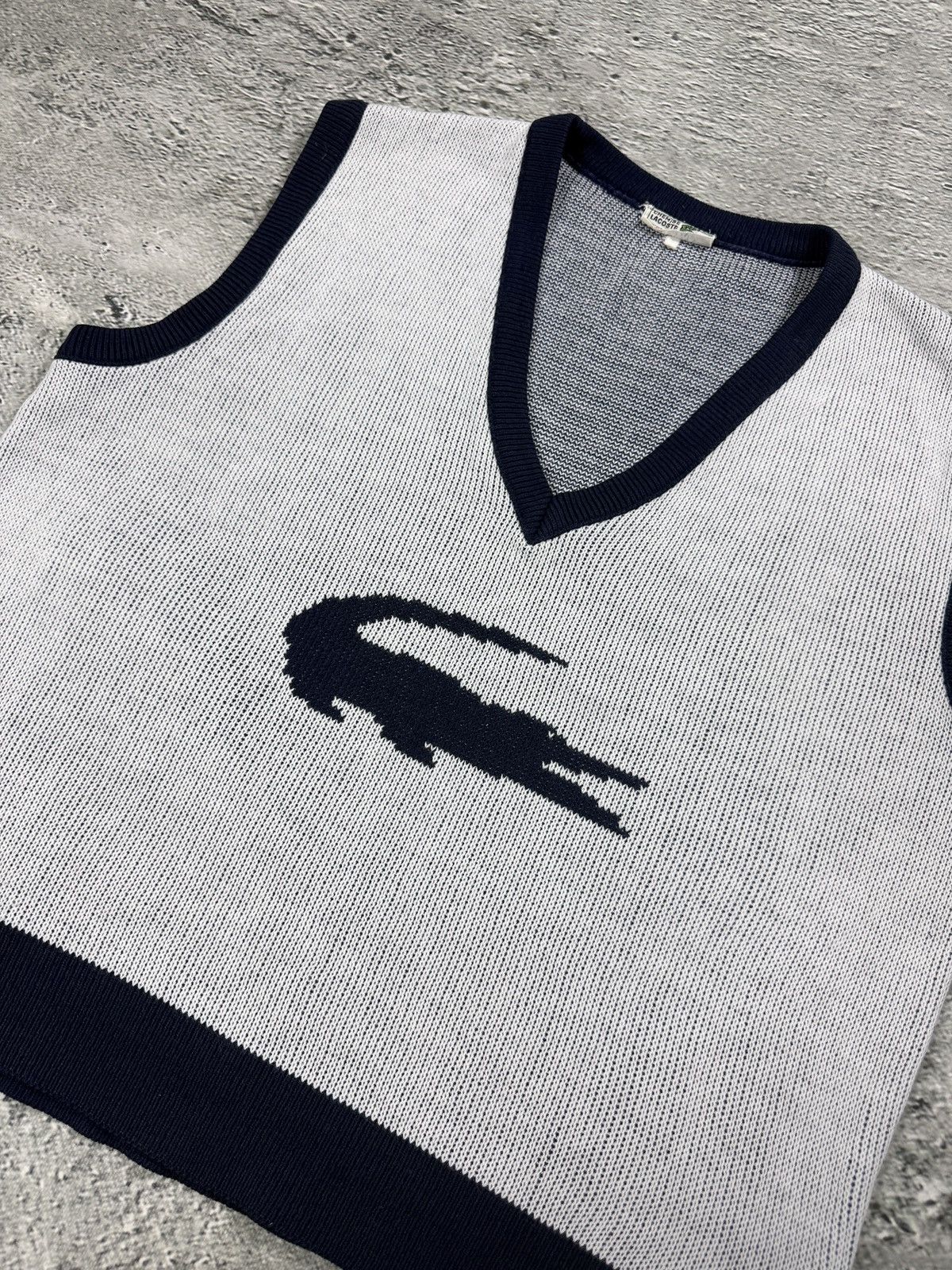 Lacoste Lacoste vintage white sweater vest big logo 80s Size US L / EU 52-54 / 3 - 2 Thumbnail