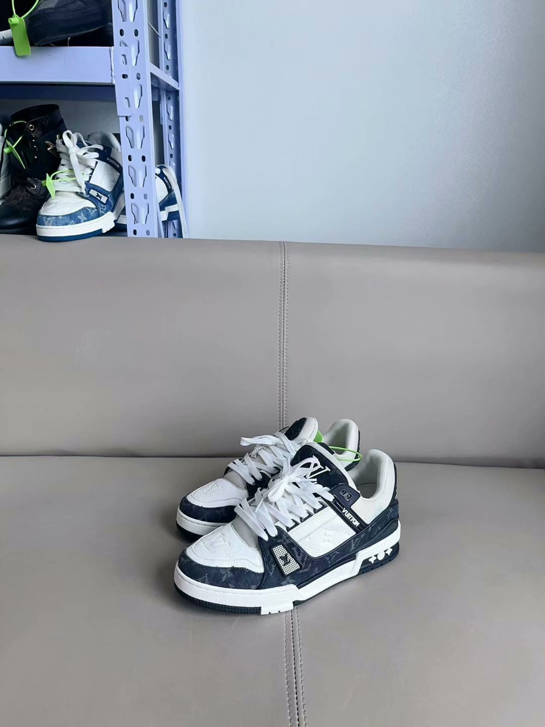 Louis Vuitton louis vuitton lv trainer black and white Size US 10.5 / EU 43-44 - 1 Thumbnail