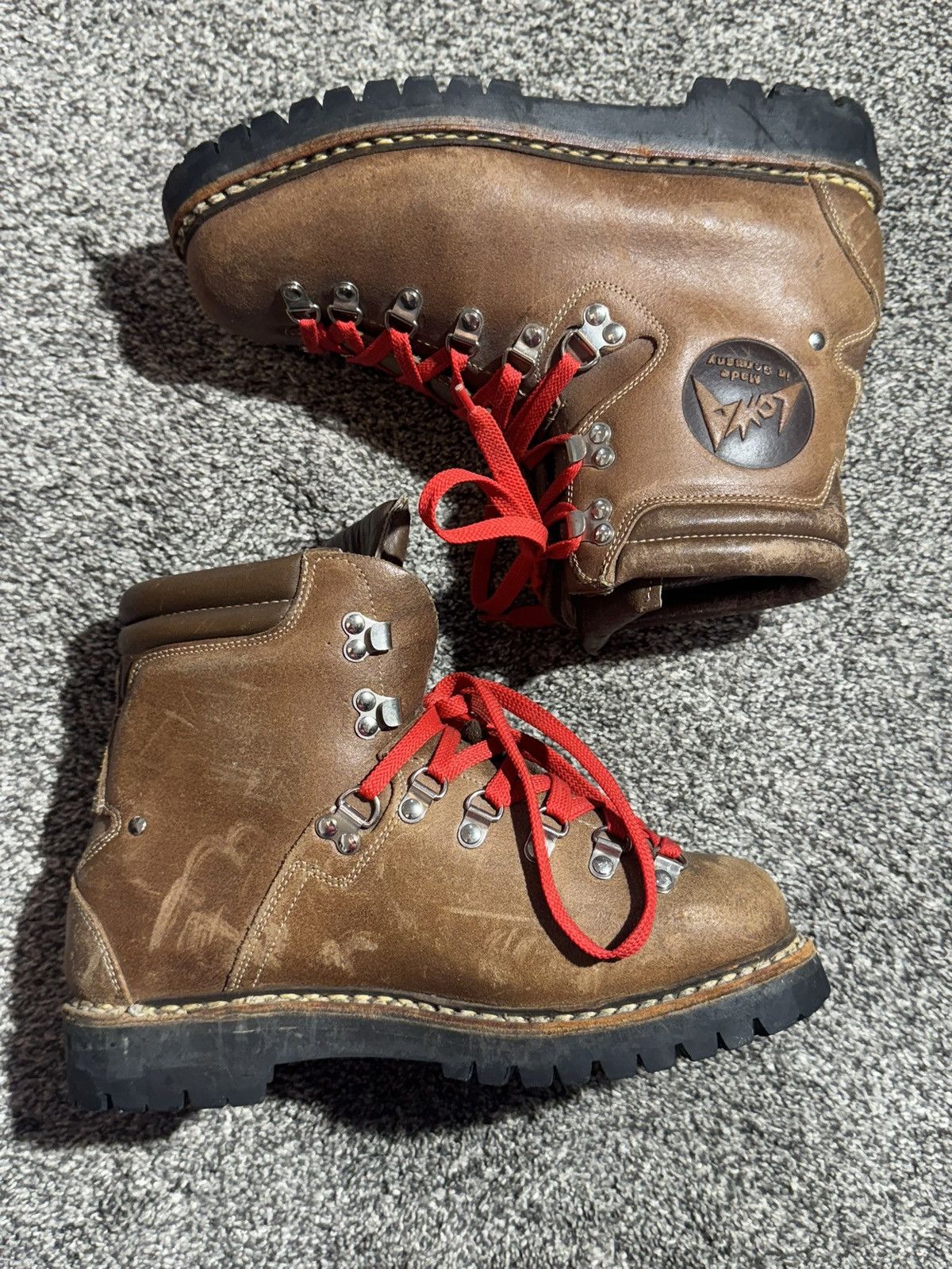 LOWA LOWA Mountaineering Boots Men’s MISMATCHED Sz 6M (R) 5.5M L Size US 6 / EU 39 - 11 Thumbnail