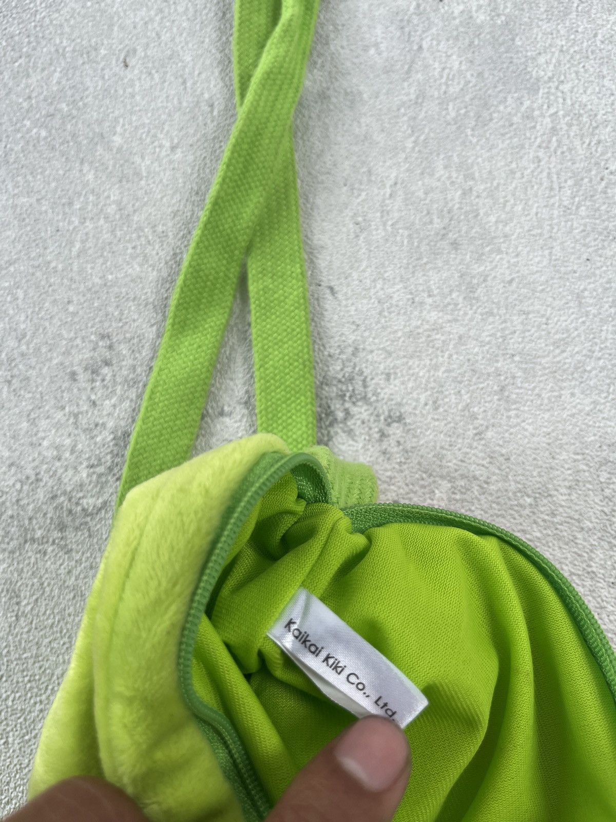 Takashi Murakami Send offer🔥Rare Takashi Murakami Smile Flower Sling Bag Size ONE SIZE - 9 Thumbnail