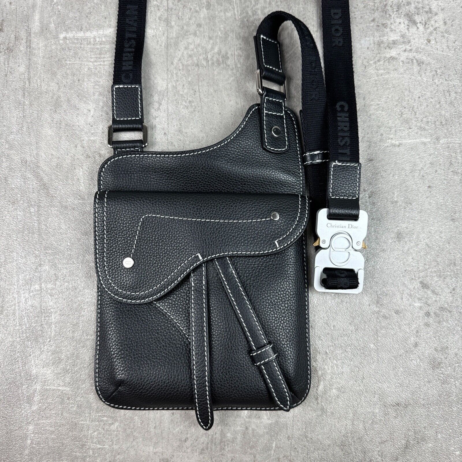 Saddle messenger bag in black calfskin sale