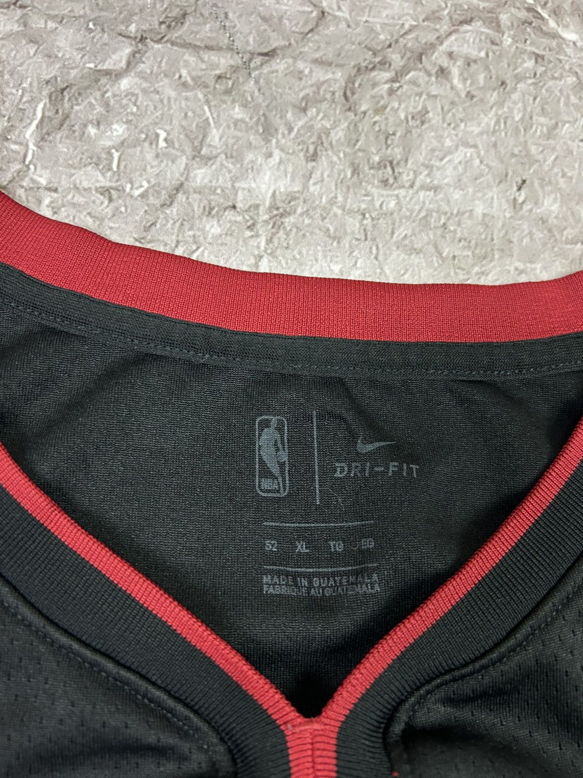 NBA Nike MIAMI HEAT JIMMY BUTLER SWINGMAN JERSEY NBA BASKETBALL Size US XL / EU 56 / 4 - 6 Thumbnail