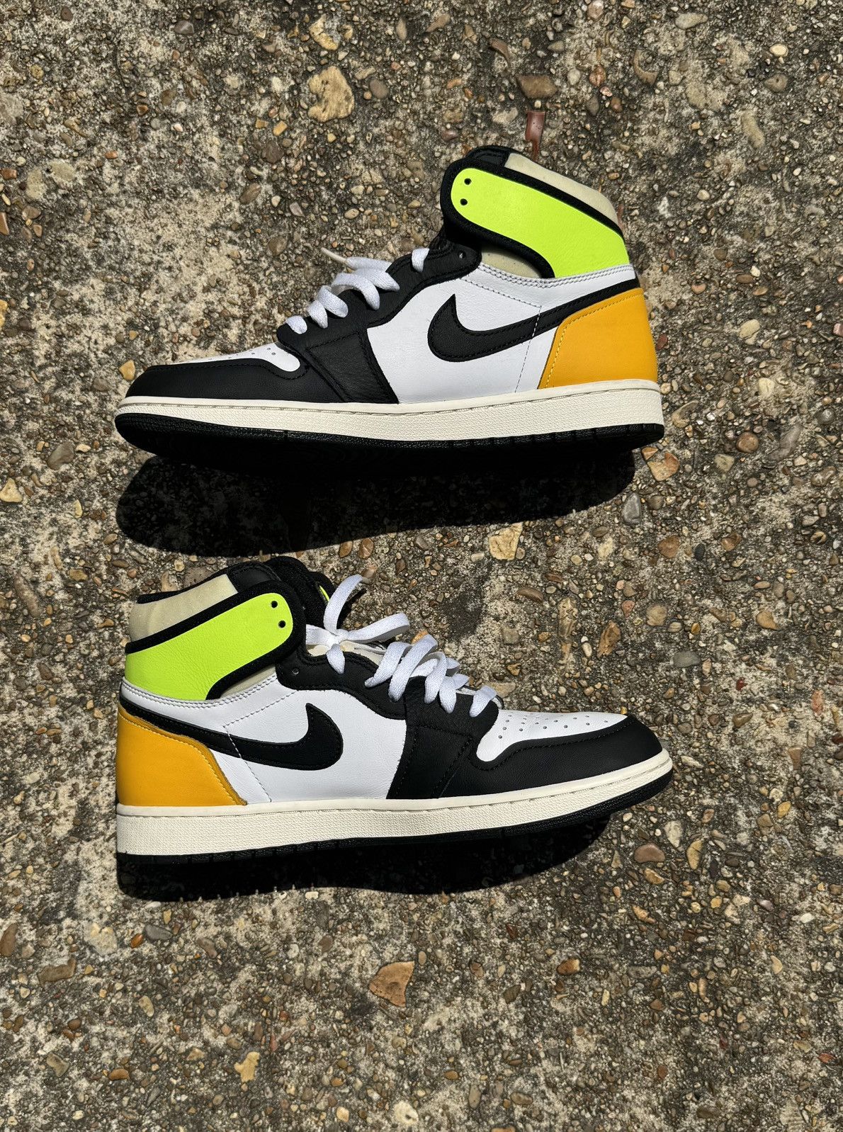 Jordan Brand × Nike NIKE AIR JORDAN 1 RETRO HIGH OG Size US 10.5 / EU 43-44 - 2 Thumbnail