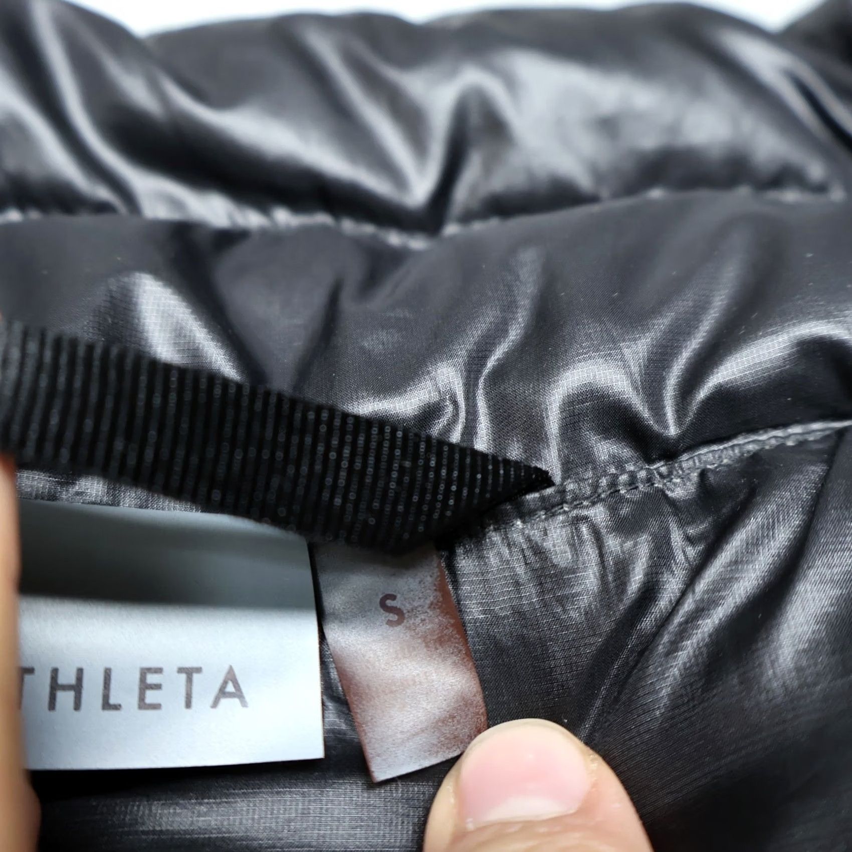 Athleta Athleta Down Vest Womens Small Black Stratus Puff Insulated Full Zip Quilted Vest Size S / US 4 / IT 40 - 7 Thumbnail