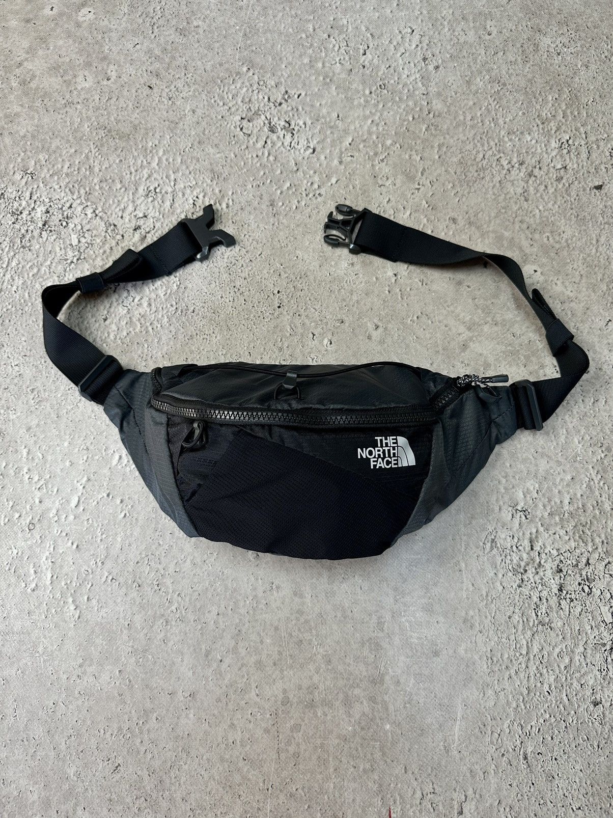 The North Face Lumbnical Bag Black Sling Nylon