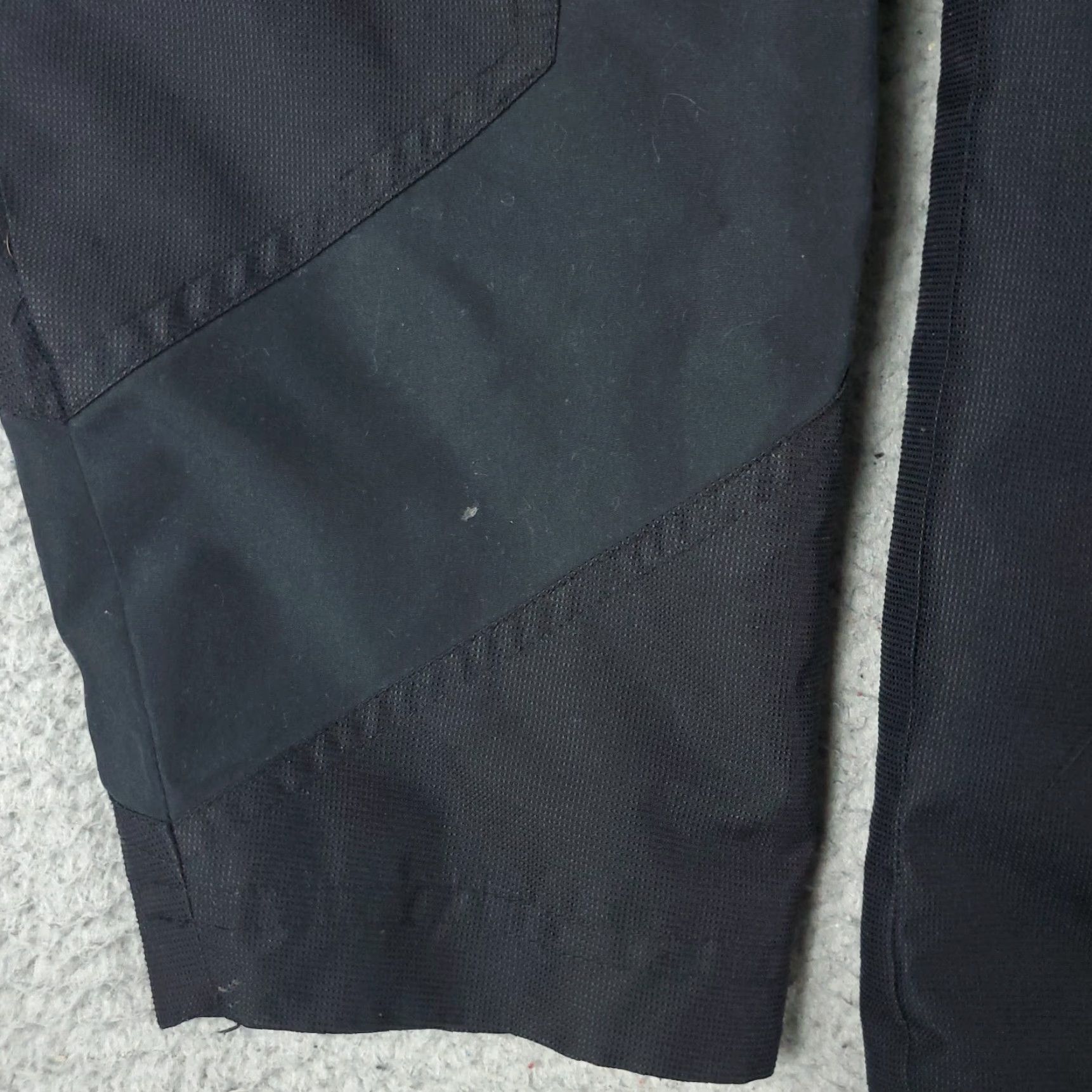 Reebok VINTAGE Reebok Jacket Mens Medium Black Full Zip Up Windbreaker Jacket Size US M / EU 48-50 / 2 - 7 Thumbnail