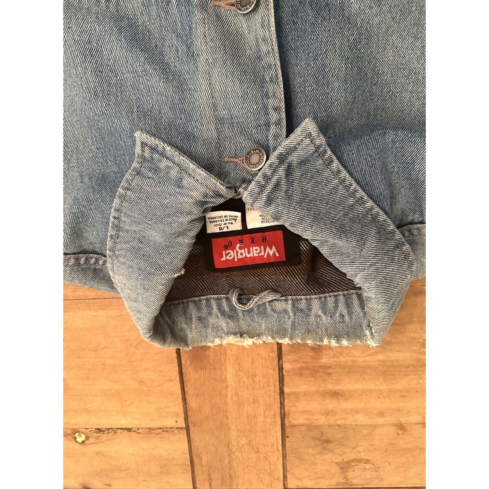 Wrangler VINTAGE Wrangler Hero Men L Jacket Denim Blue Cotton Lined Distressed Trucker Style Jeans Coat Short Sleeve Shirt? Size US 33 - 6 Thumbnail