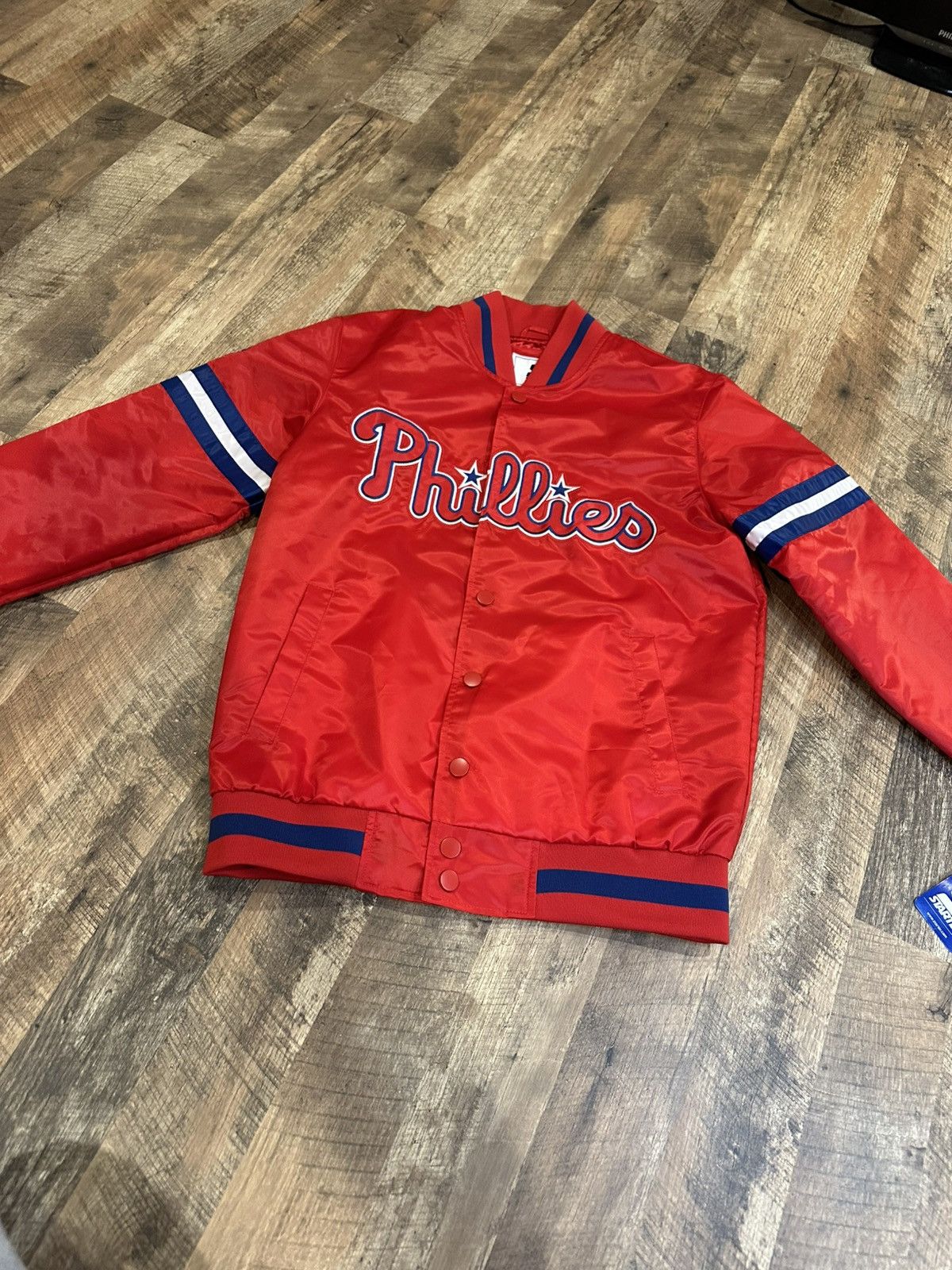 Starter NEW Starter Phillies Satin Varsity Bomber Jacket MLB Size US S / EU 44-46 / 1 - 11 Thumbnail