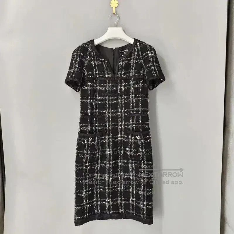 Chanel Chanel Short Sleeve Black Dress . Size S / US 4 / IT 40 - 1 Thumbnail