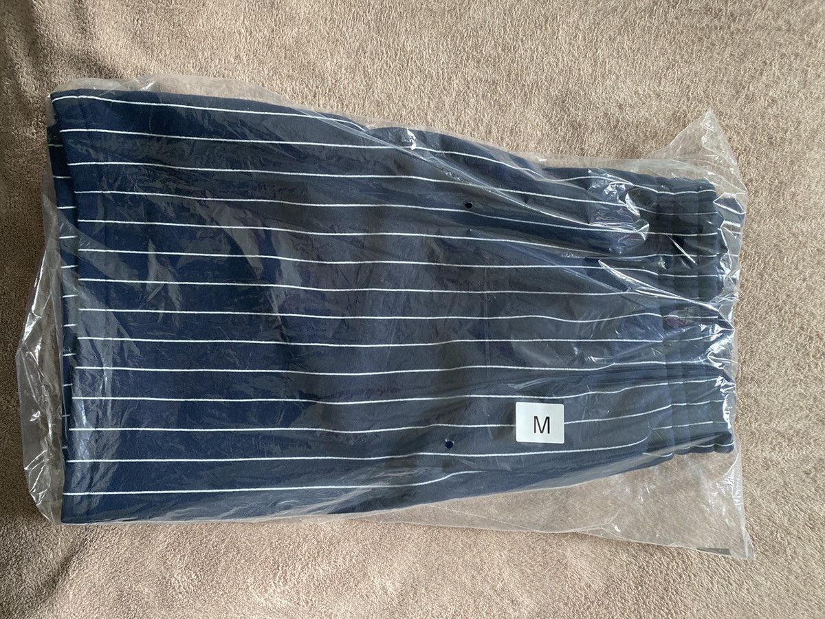 Supreme Supreme Navy Pinstripe Shorts Size US 31 - 7 Thumbnail