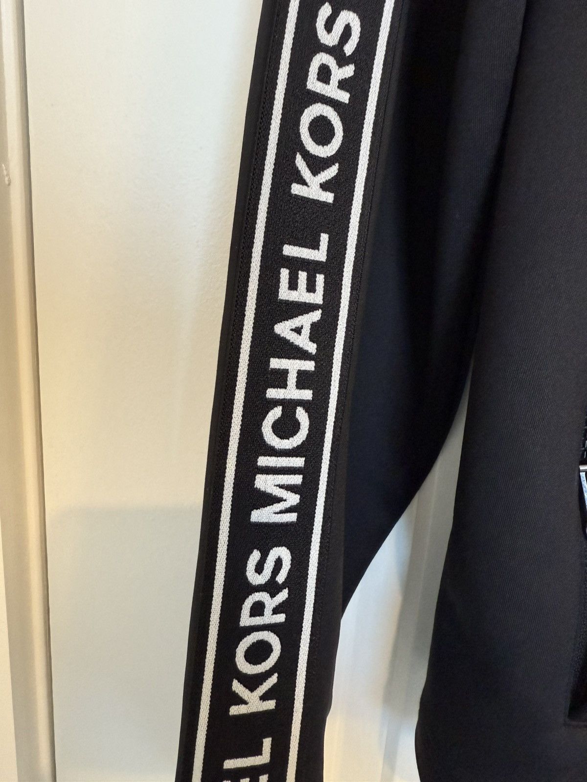 Michael Kors MK zip Size US M / EU 48-50 / 2 - 4 Thumbnail