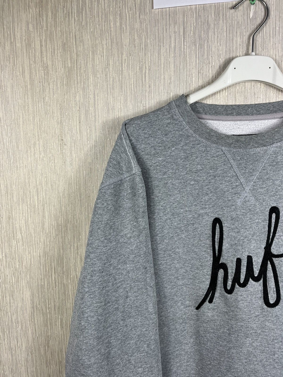 Huf × Vintage Vintage HUF sweatshirt y2k crewneck embroidered logo Size US L / EU 52-54 / 3 - 5 Thumbnail