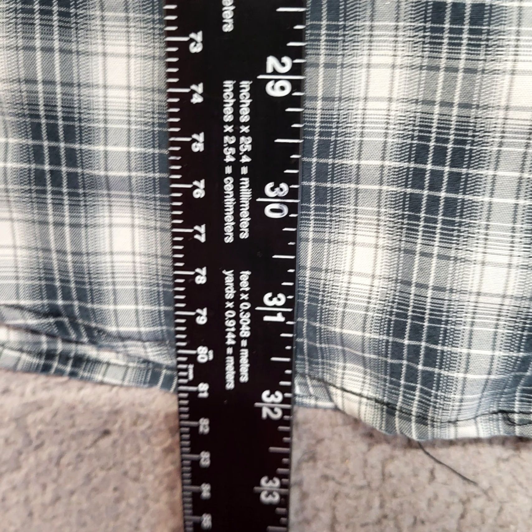 Vintage Columbia Shirt Mens XL Black Gray Plaid Lightweight Pockets Omni-Shield Button Size US XL / EU 56 / 4 - 5 Thumbnail