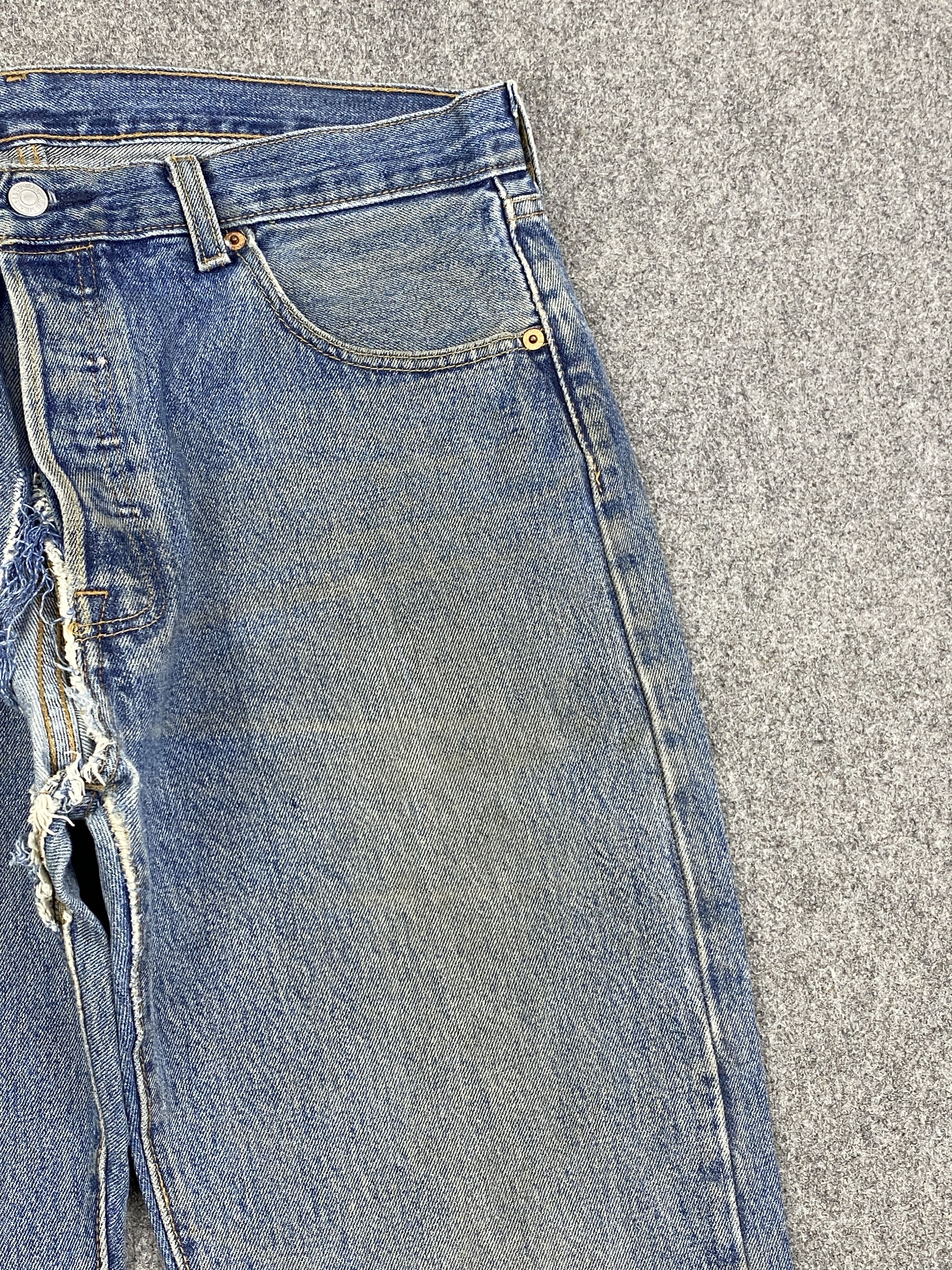 Levi's Distressed Vintage Levis 501 Faded Blue Jeans DP2809 Size US 36 / EU 52 - 12 Thumbnail