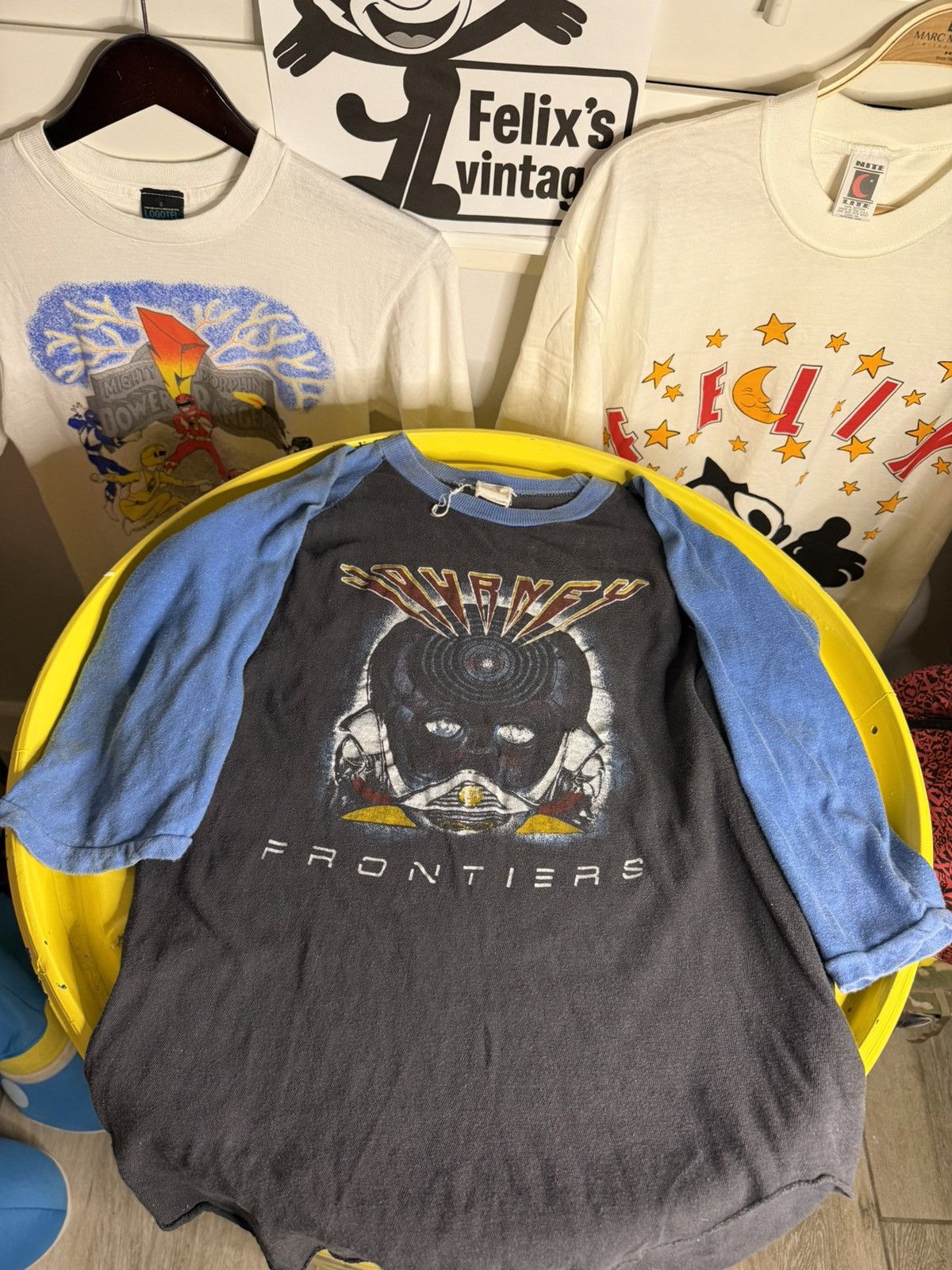 Vintage 1983 Journey band longsleeve vintage T-shirt Size US M / EU 48-50 / 2 - 4 Thumbnail