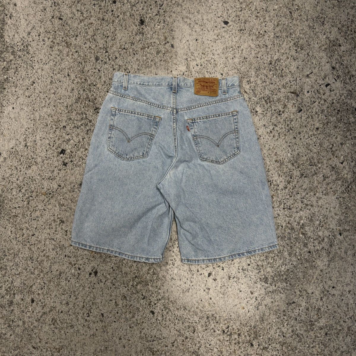Levi's Vintage 90s Levi’s 560 Loose Baggy Light Wash Shorts Chrome Size US 34 / EU 50 - 1 Thumbnail