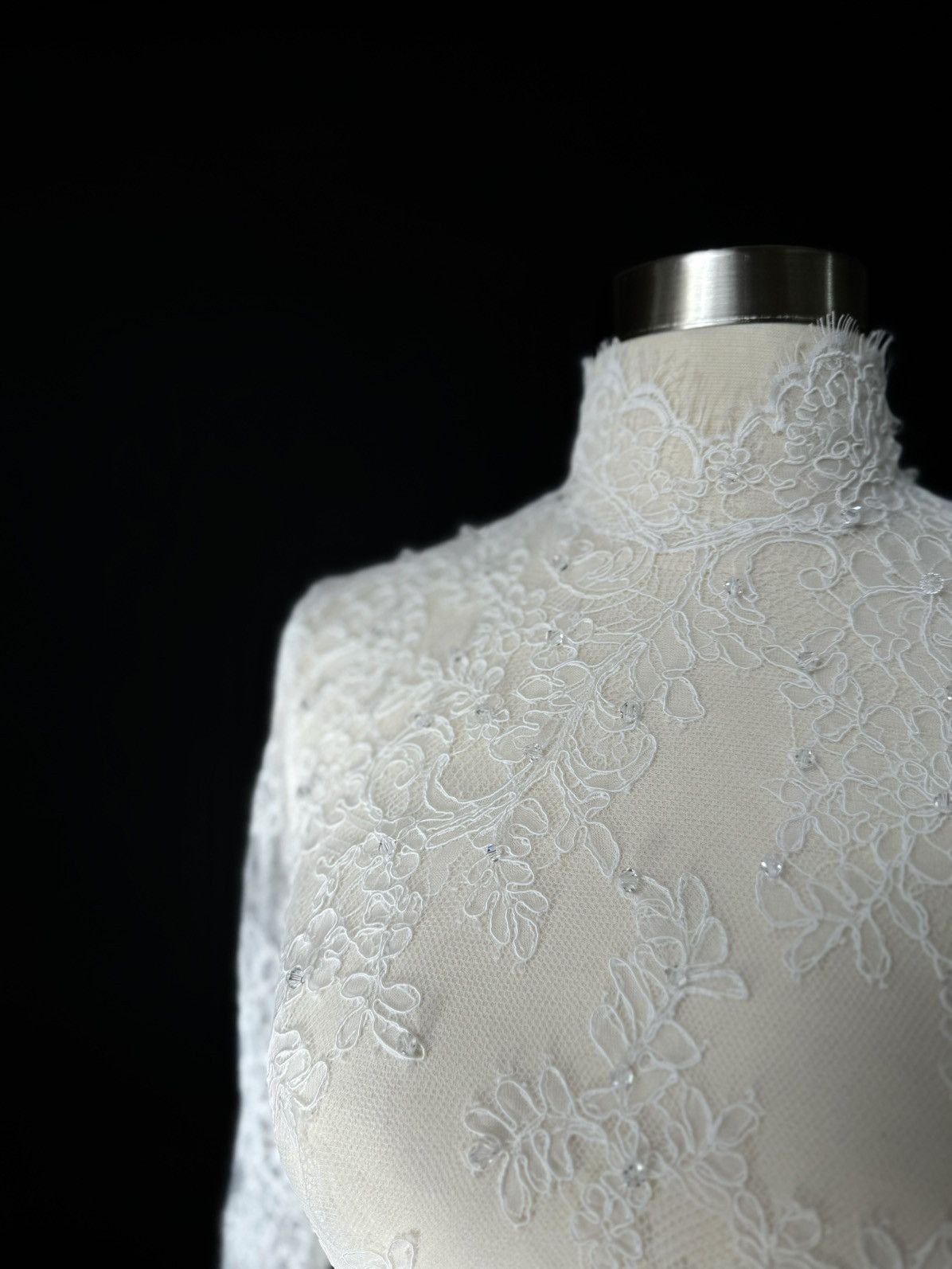 Other US 0 Crystal Embellished Lace Anna Augusta Bridal Cape Size XS / US 0-2 / IT 36-38 - 3 Thumbnail