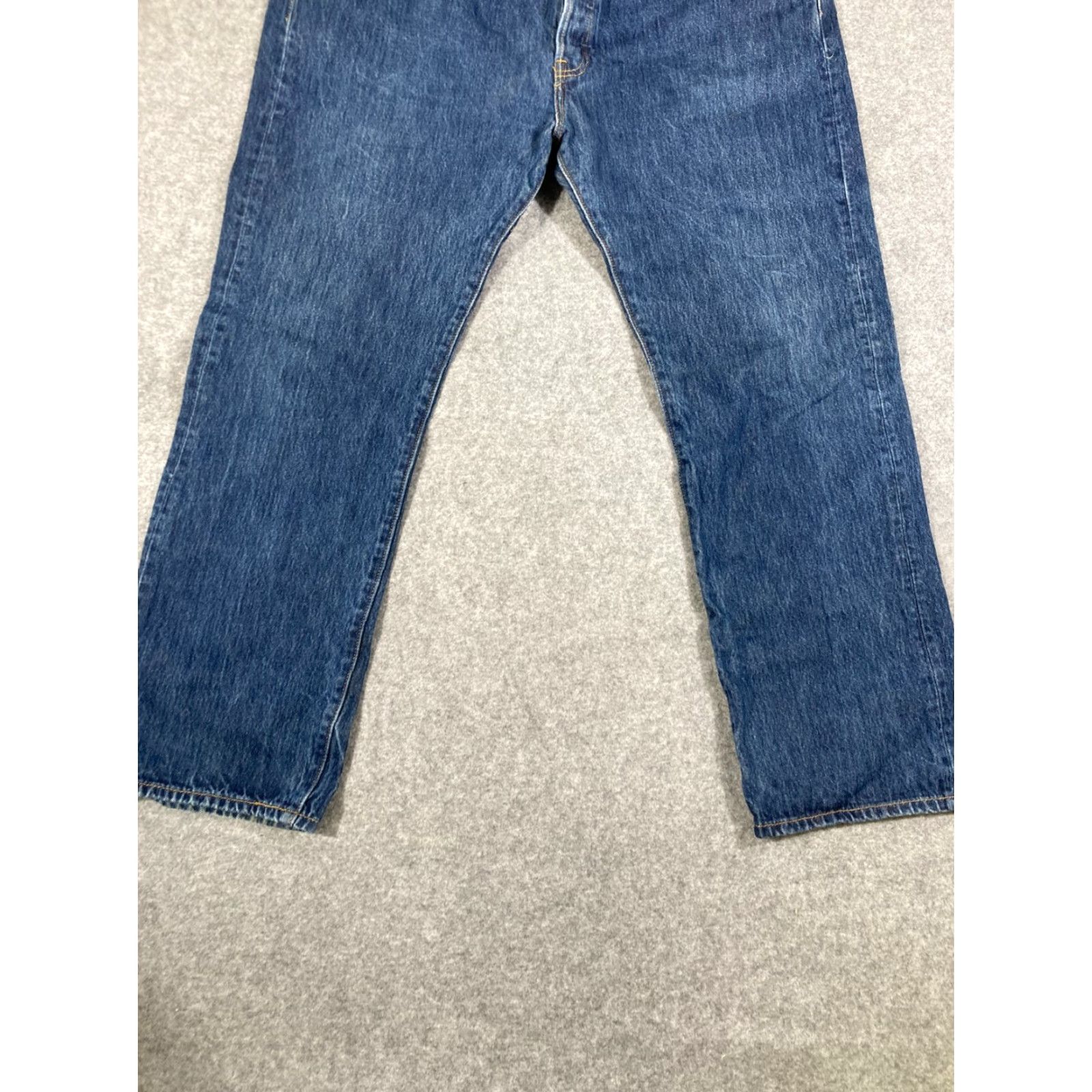 Levi's VINTAGE Levi's 501 Button Fly Jeans Mens 42X32 Blue Denim Straight Leg Waistband 5-Pocket Design Regular Fit Size US 42 / EU 58 - 4 Thumbnail