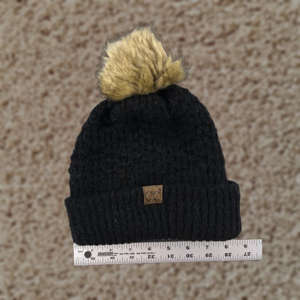 Vintage C.C Exclusives Beanie Toque Womens One Size Black Knit Acrylic Line Faux Fur Pom Size ONE SIZE - 1 Thumbnail