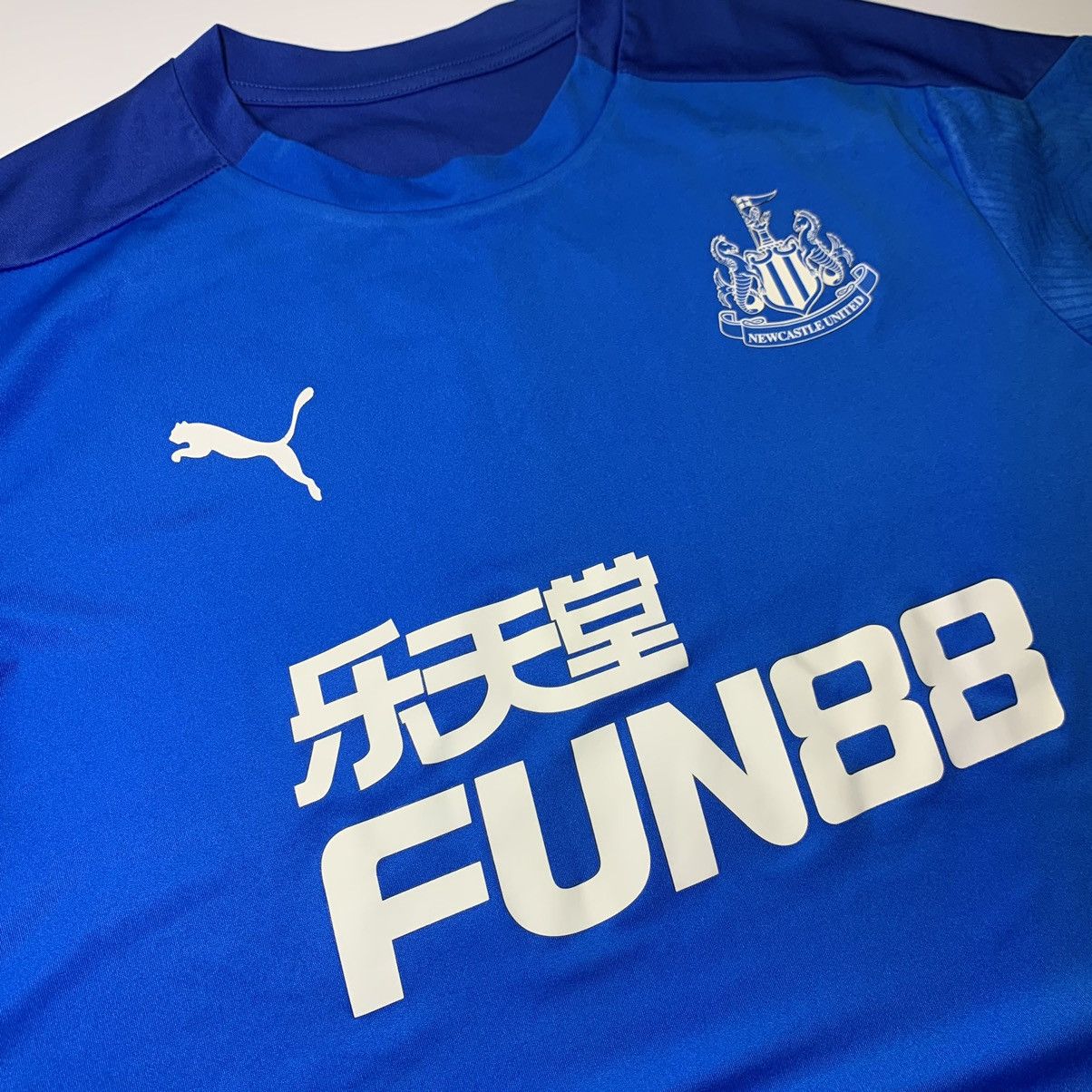 Puma Puma NewCastle 2019/20 Training Shirt Jersey Soccer Size US L / EU 52-54 / 3 - 3 Thumbnail