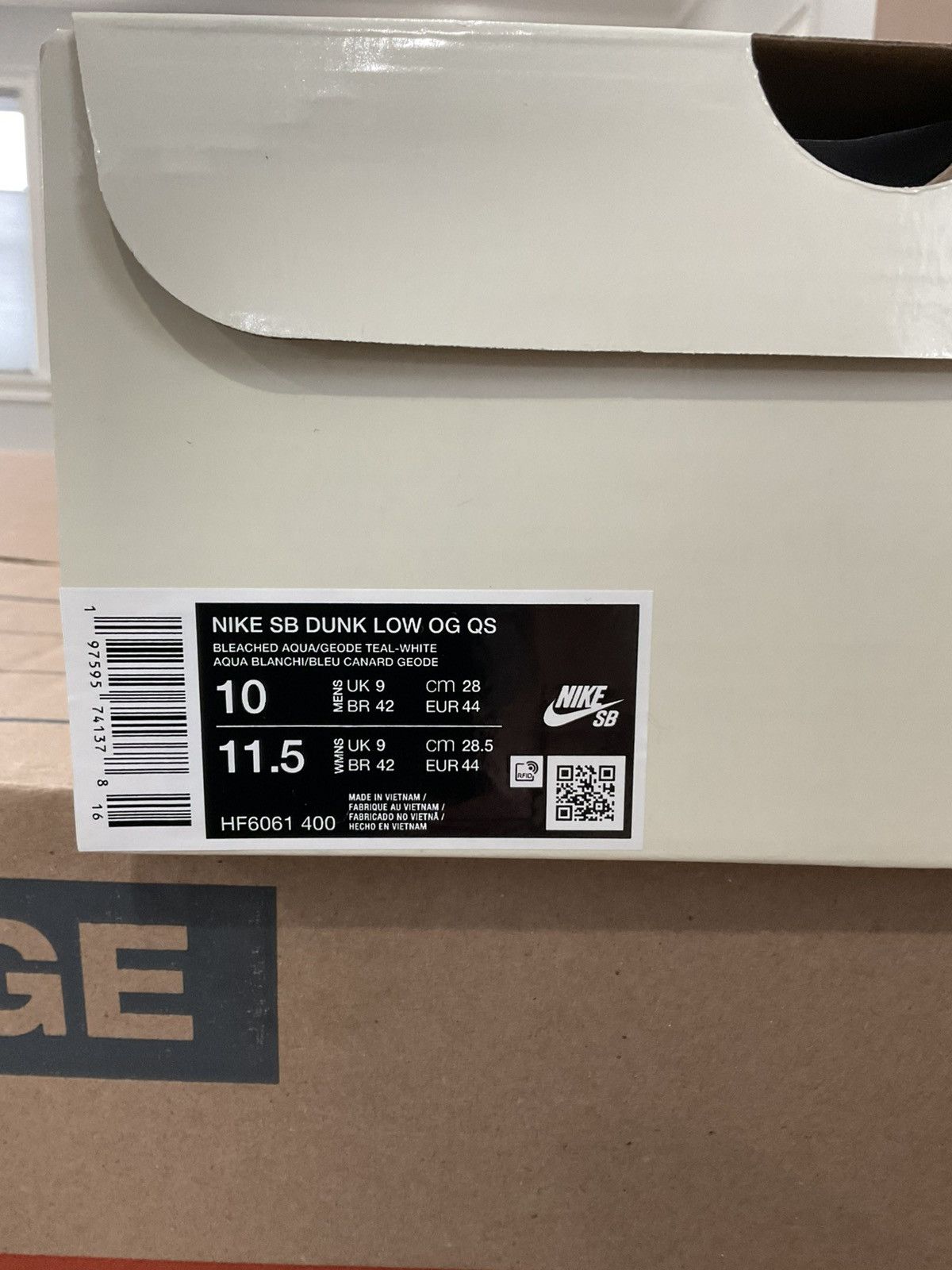 Futura × Nike Nike SB x Futura Laboratories Dunk Low Pro Bleached Aqua Size US 10 / EU 43 - 9 Thumbnail
